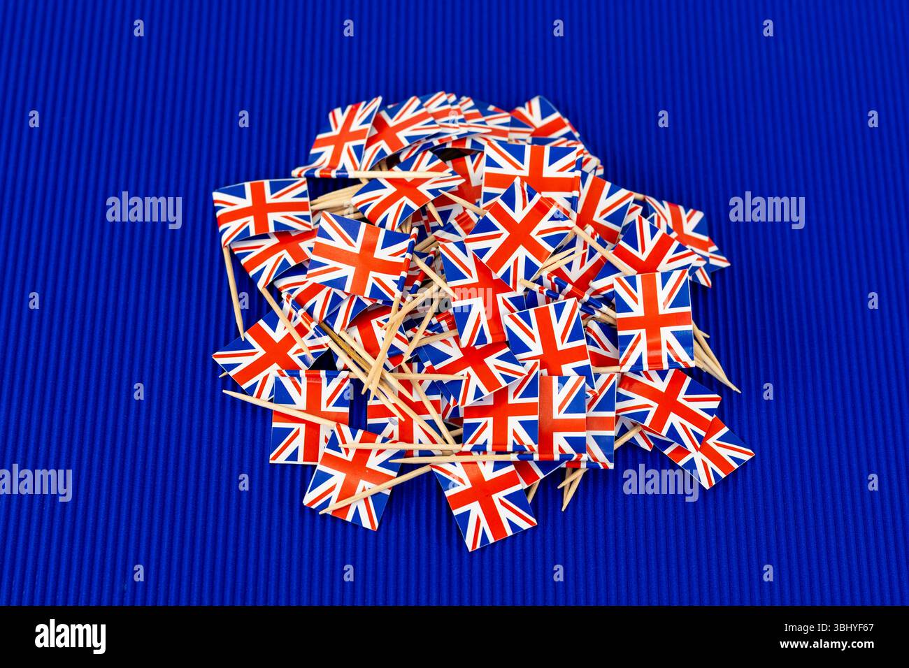 Mini union jack flags hi-res stock photography and images - Alamy