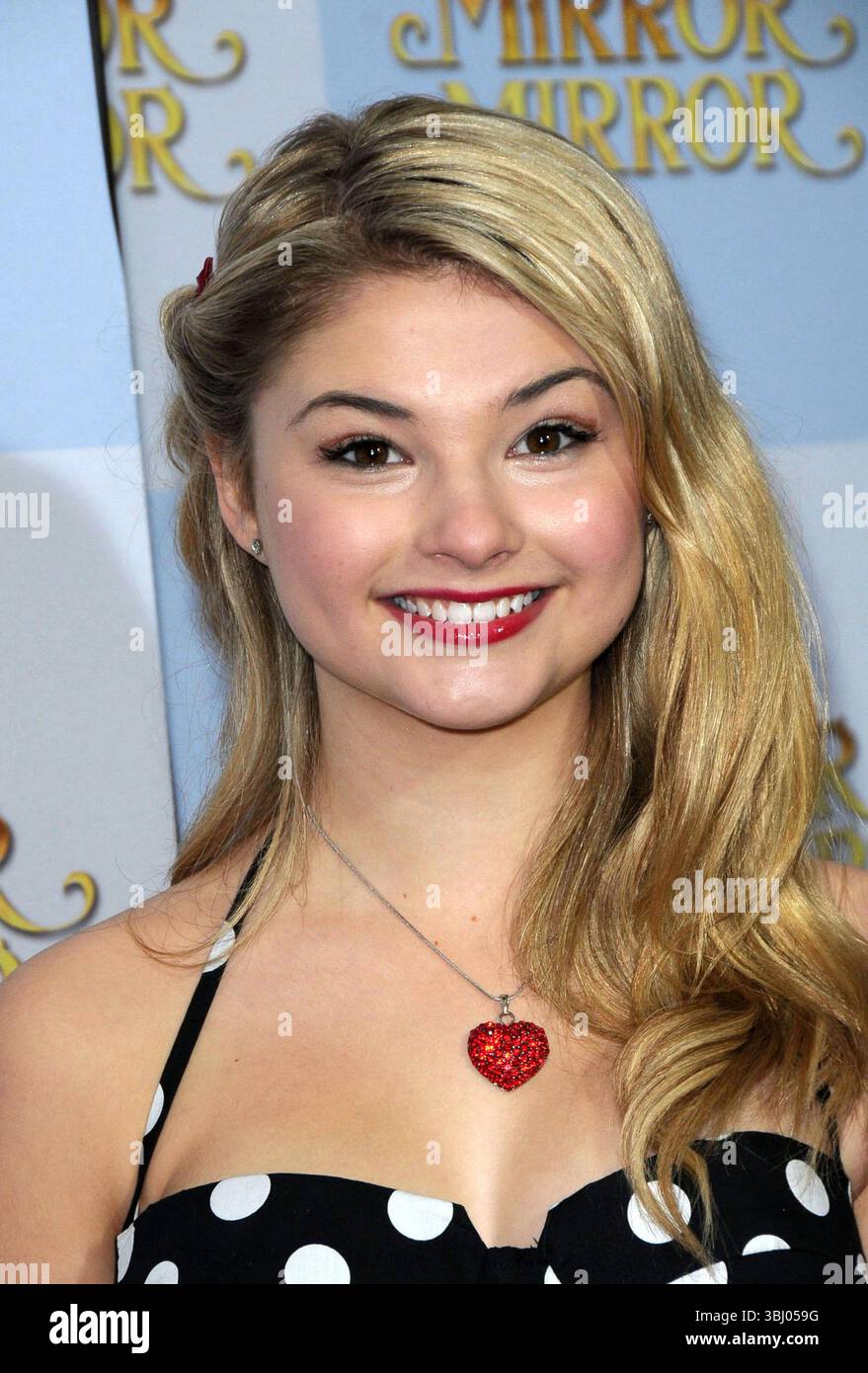 Stephanie scott hi-res stock photography and images - Alamy, image size:879x1390