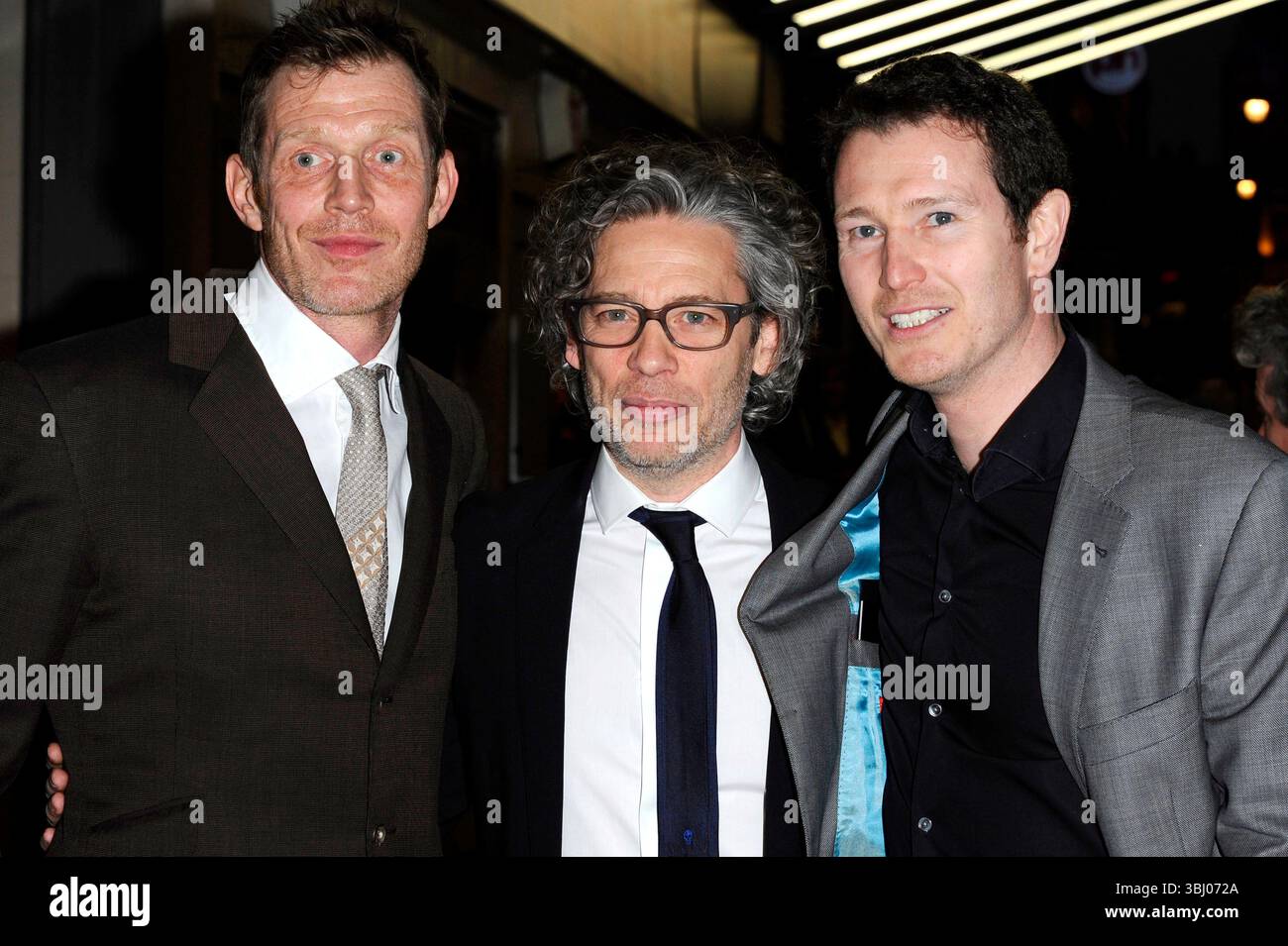 Maschera Jason Horror Maschera Horror Per Halloween: Jason VS Freddy,  Costume Da Hockey, Perfetta Per Feste Spaventose E Travestimenti Maschera  Hockey Mask Bianca, image size:1300x955