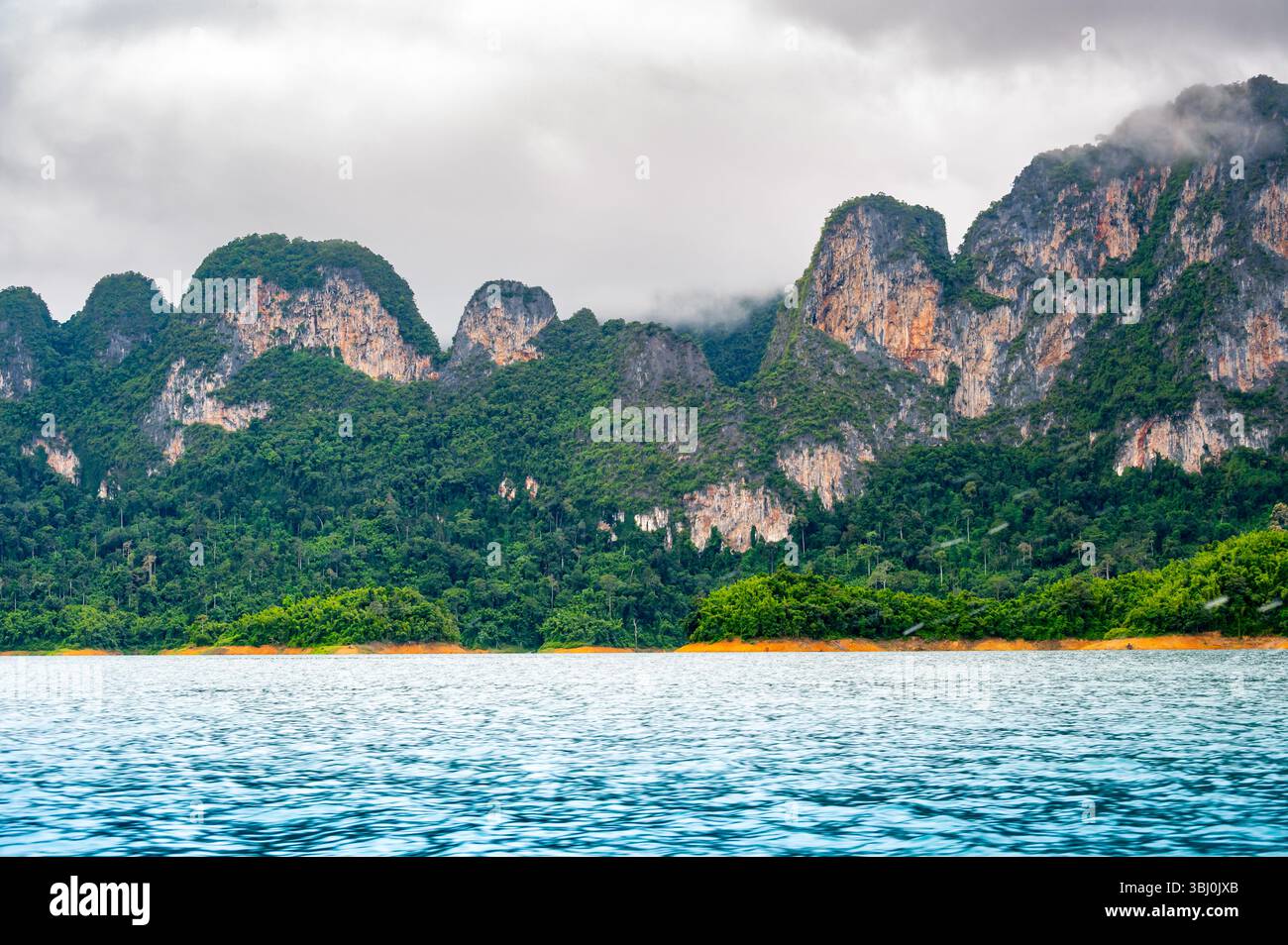 view-of-khao-sok-lake-in-krabi-province-thailand-with-towering
