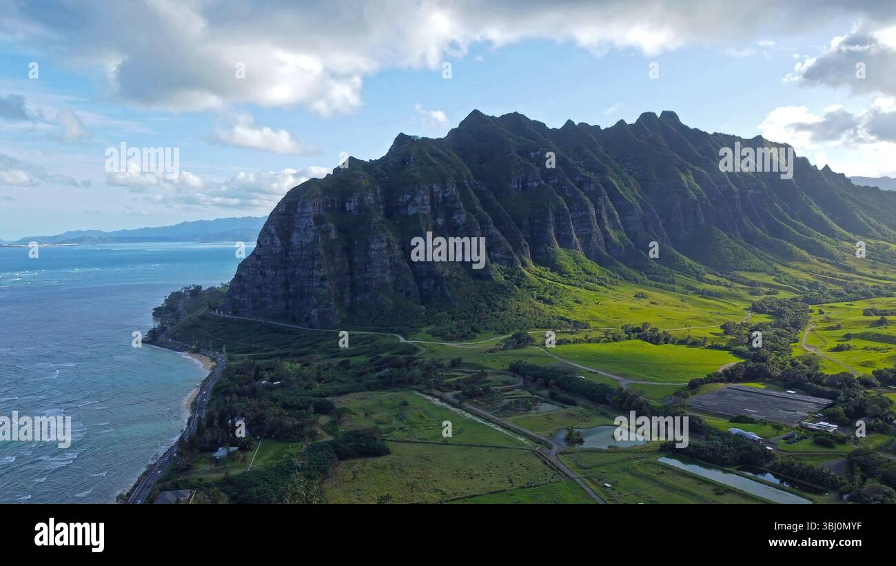 Aerial view kualoa mountains hi-res stock photography and images - Alamy
