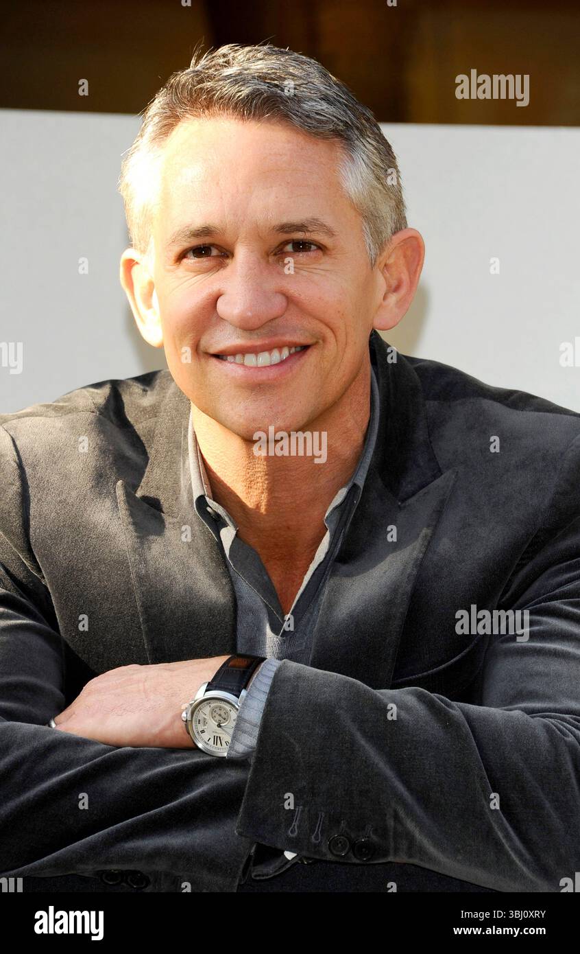 Gary Lineker Unveiling The True Flavours Of Walker s What s The gary-lineker-unveiling-the-true-flavours-of-walker-s-what-s-the