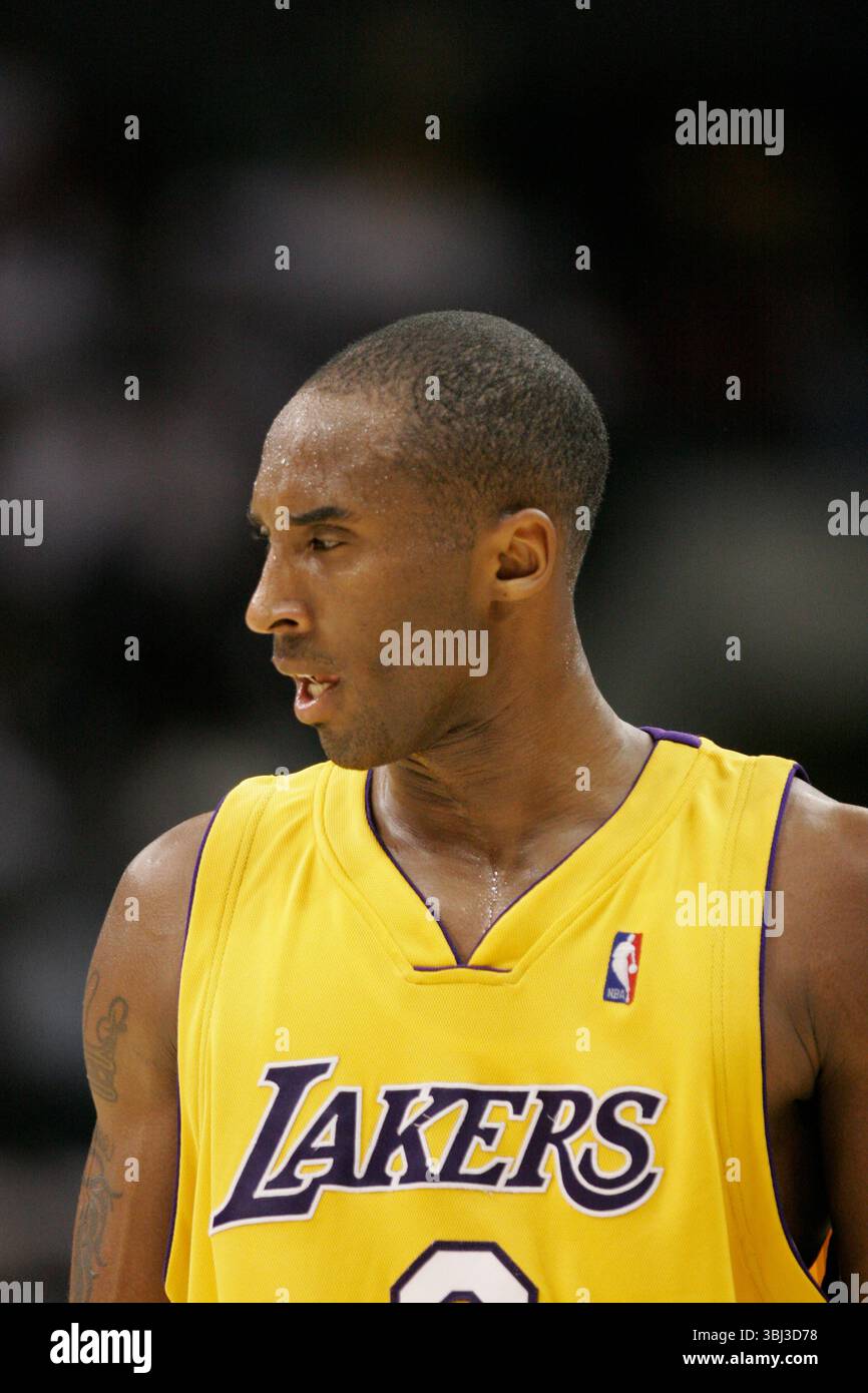 Kobe bryant lakers 2005 hi-res stock photography and images - Alamy