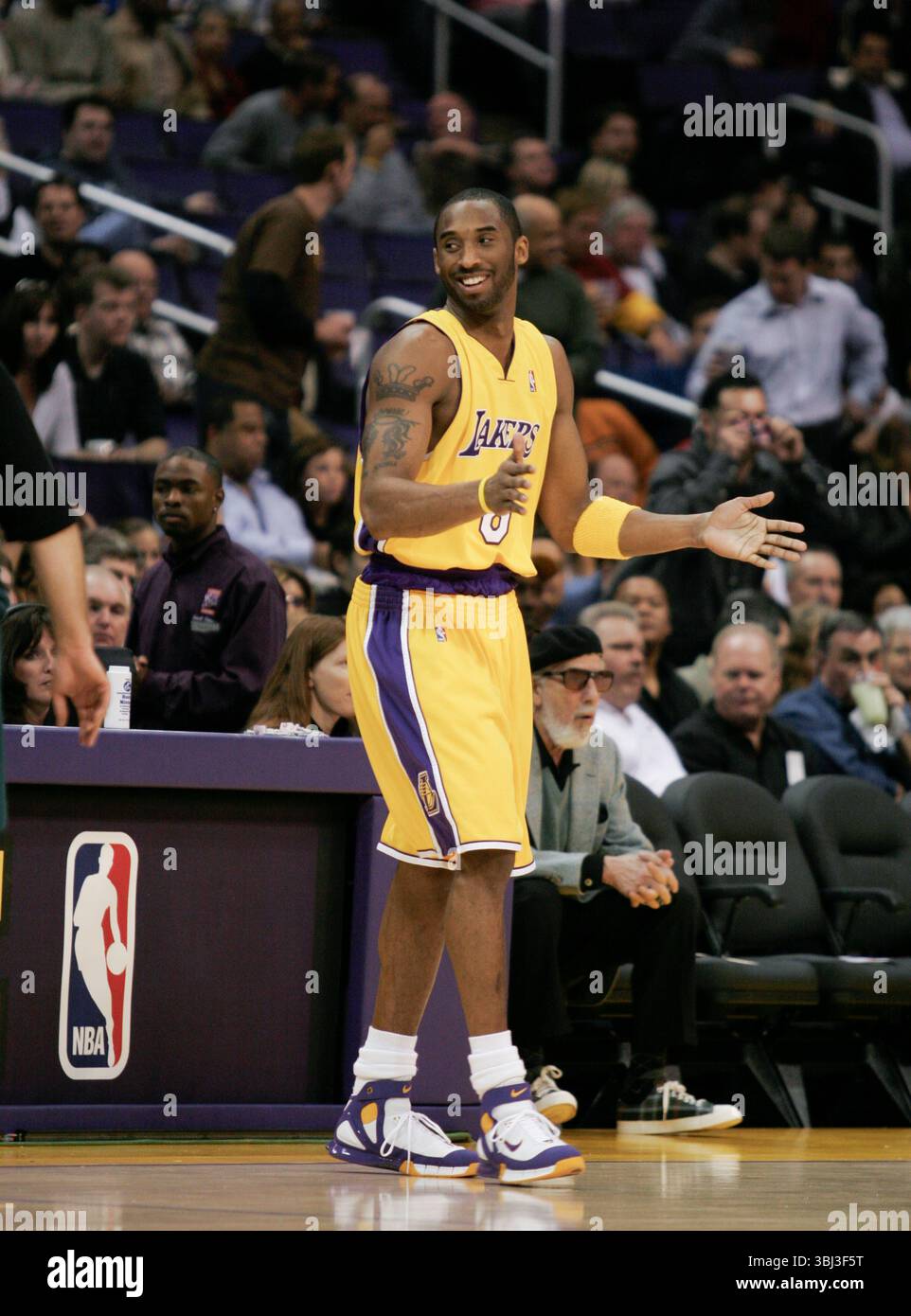 Kobe bryant lakers 2005 hi-res stock photography and images - Alamy