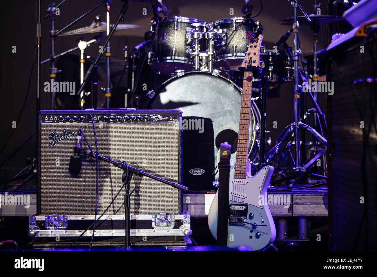 Fender twin reverb hi-res stock photography and images - Alamy
