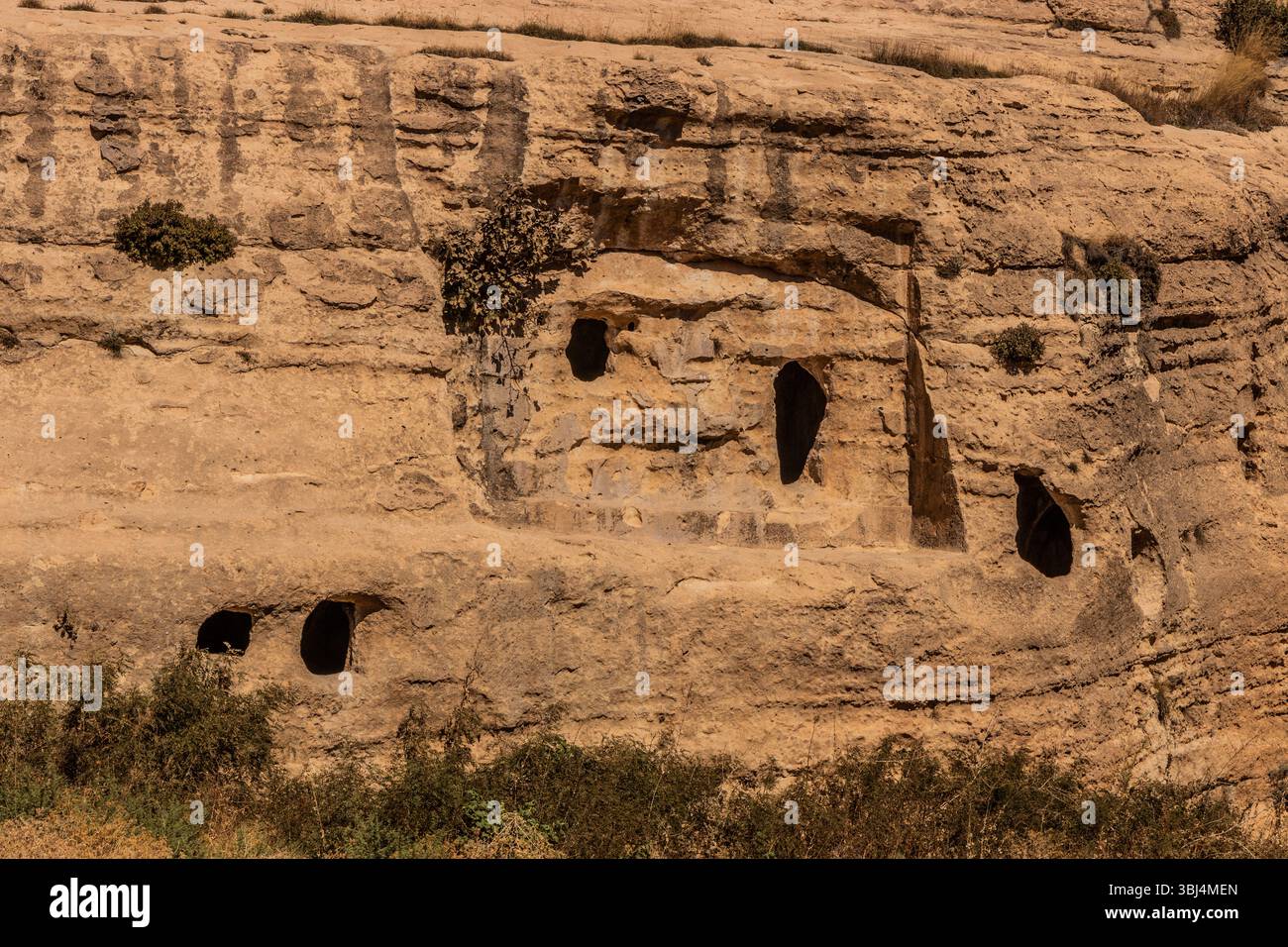 Kurdish Rocks Ancient rock carvings iraq hi-res stock photography and images - Alamy
