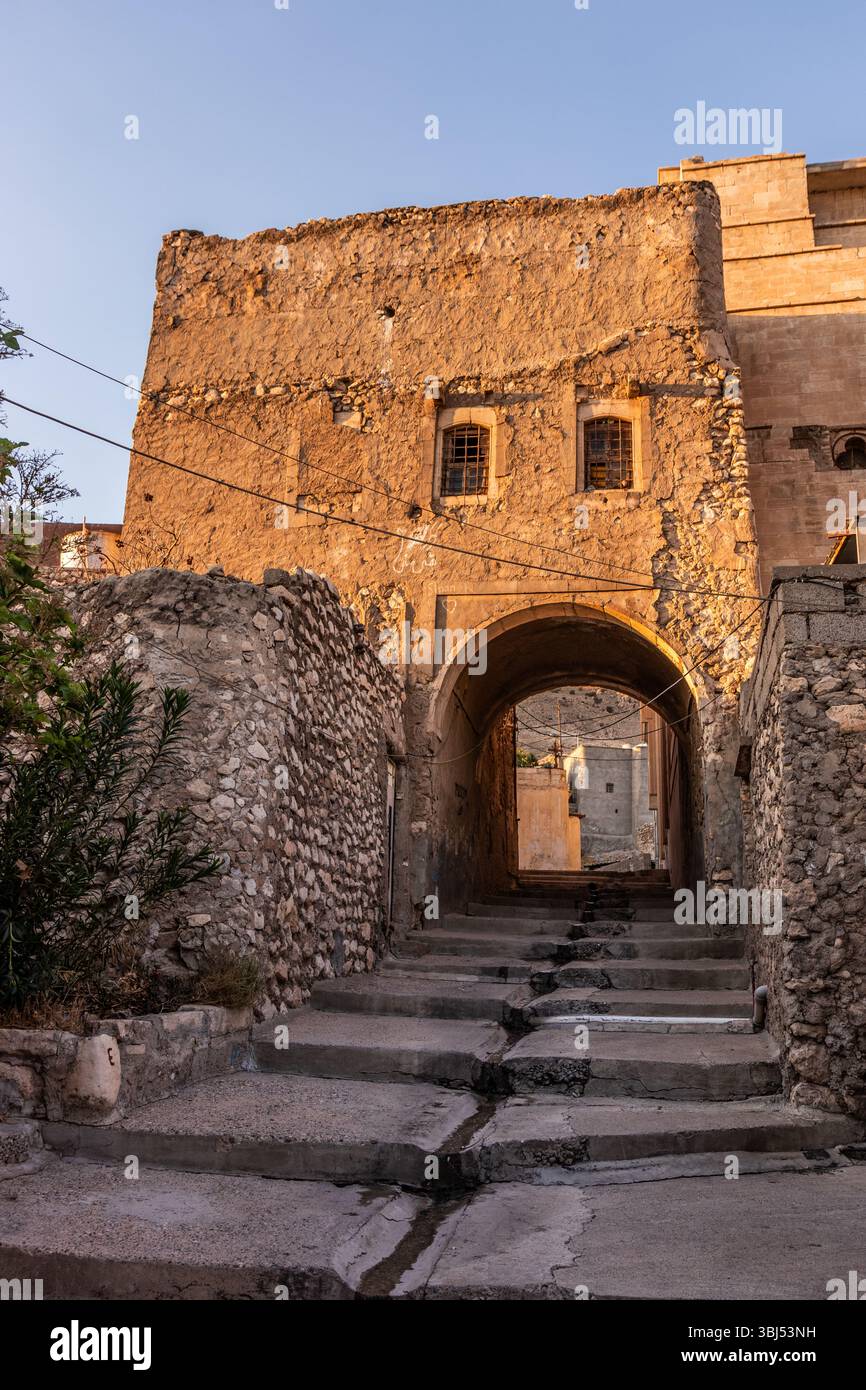 Alley in Alqosh village, Kurdistan Region of Iraq Stock Photo - Alamy