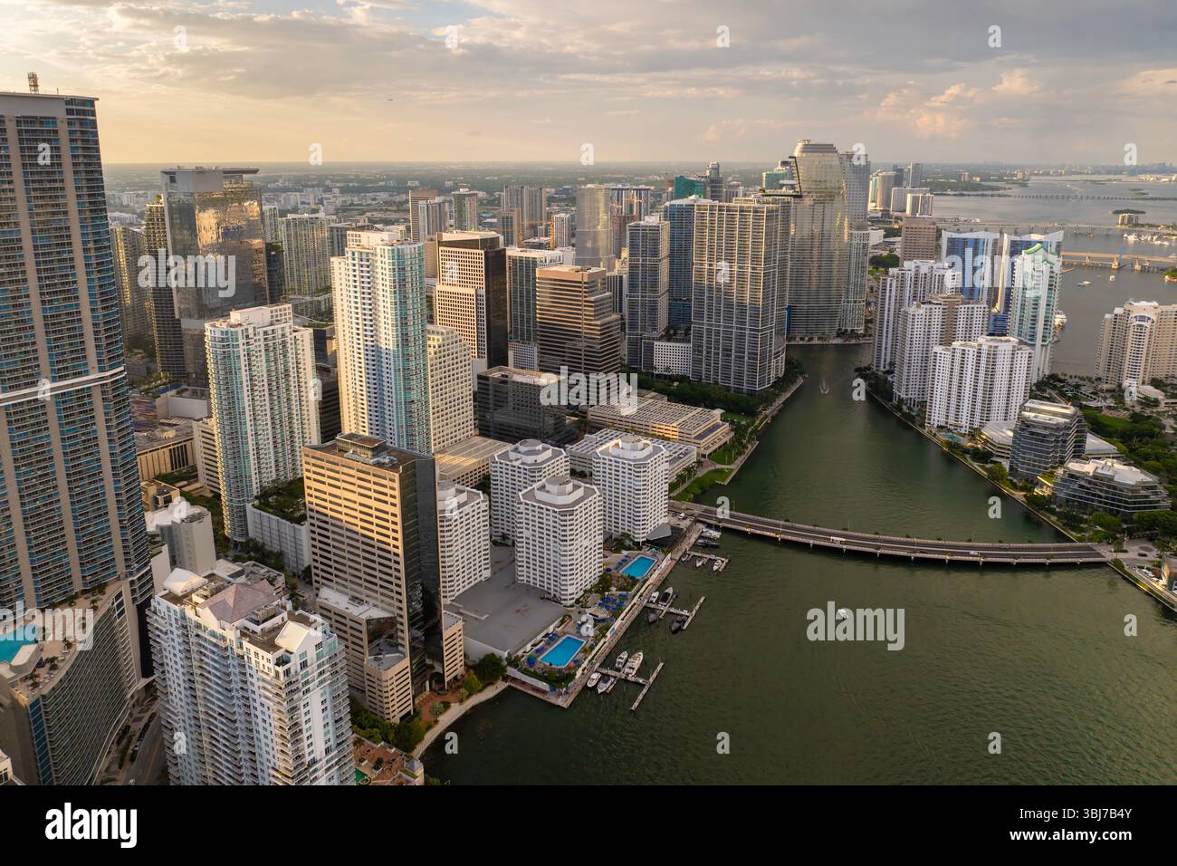 Aerial building condominium flyover miami hi-res stock photography and ...