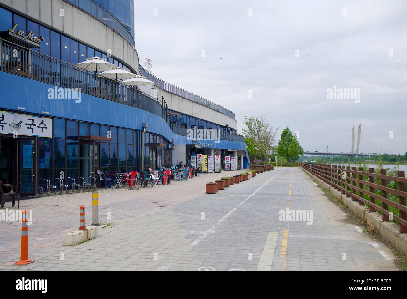 Incheon, South Korea - May 19th 2025: A quiet stretch of the Ara ...