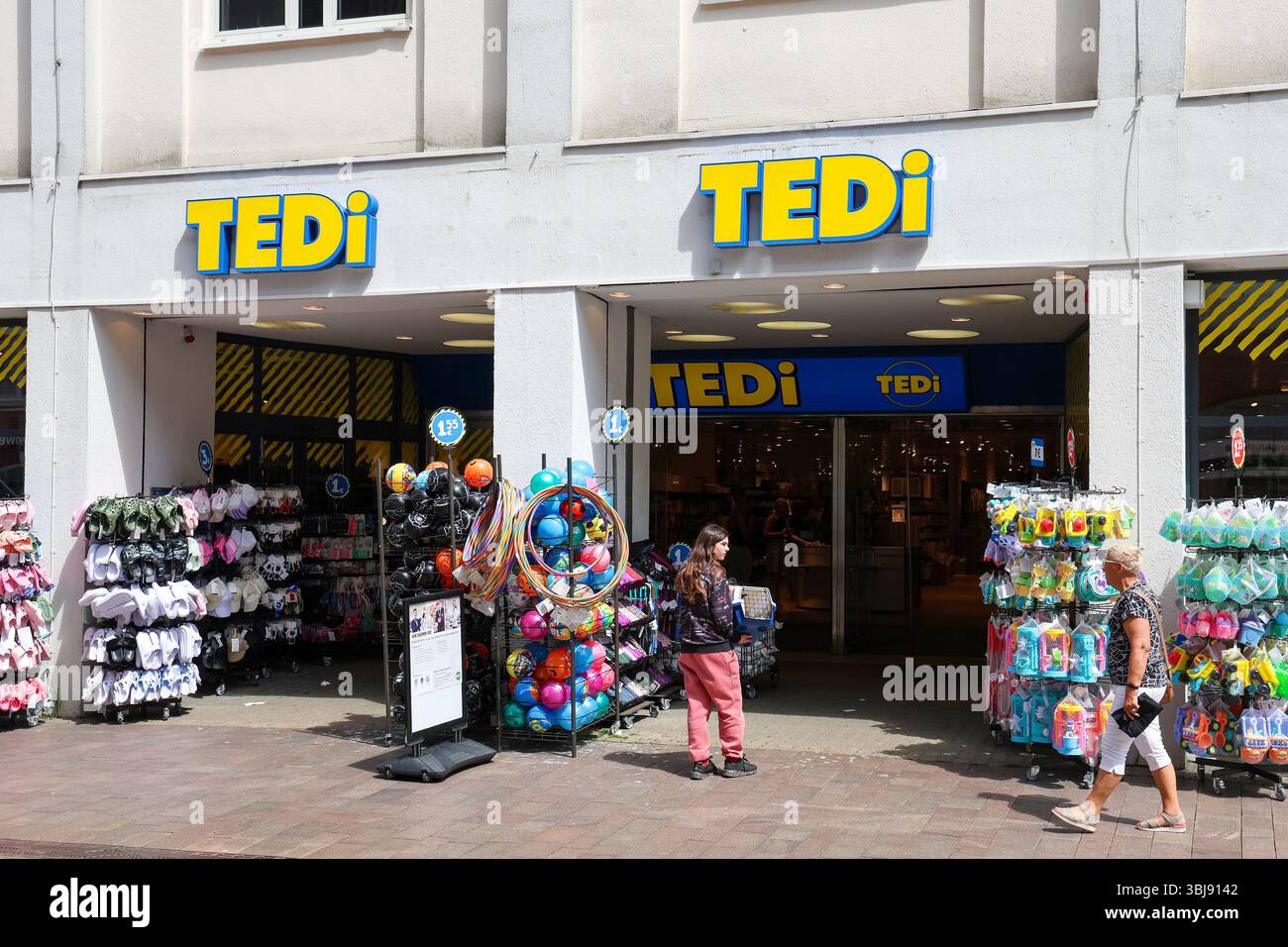 Tedi discount store hi-res stock photography and images