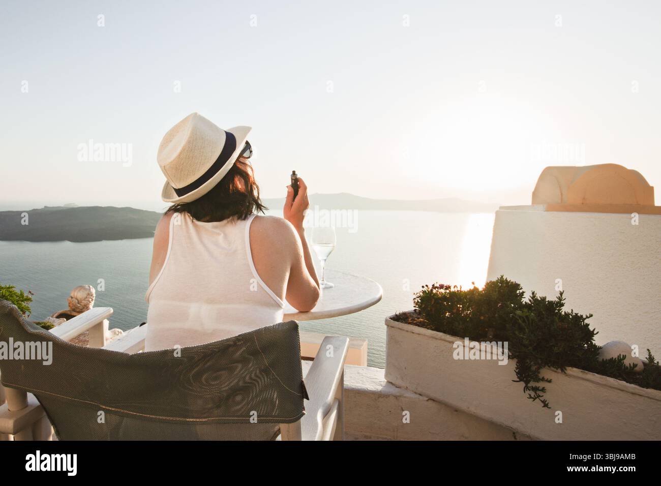 Person smoking e cigarette hi-res stock photography and images
