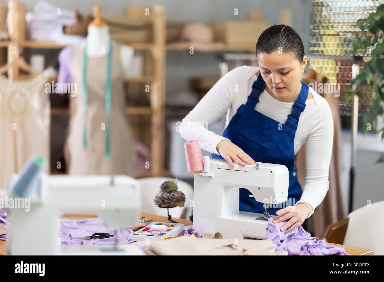 Sewing machine setup hi-res stock photography and images - Alamy