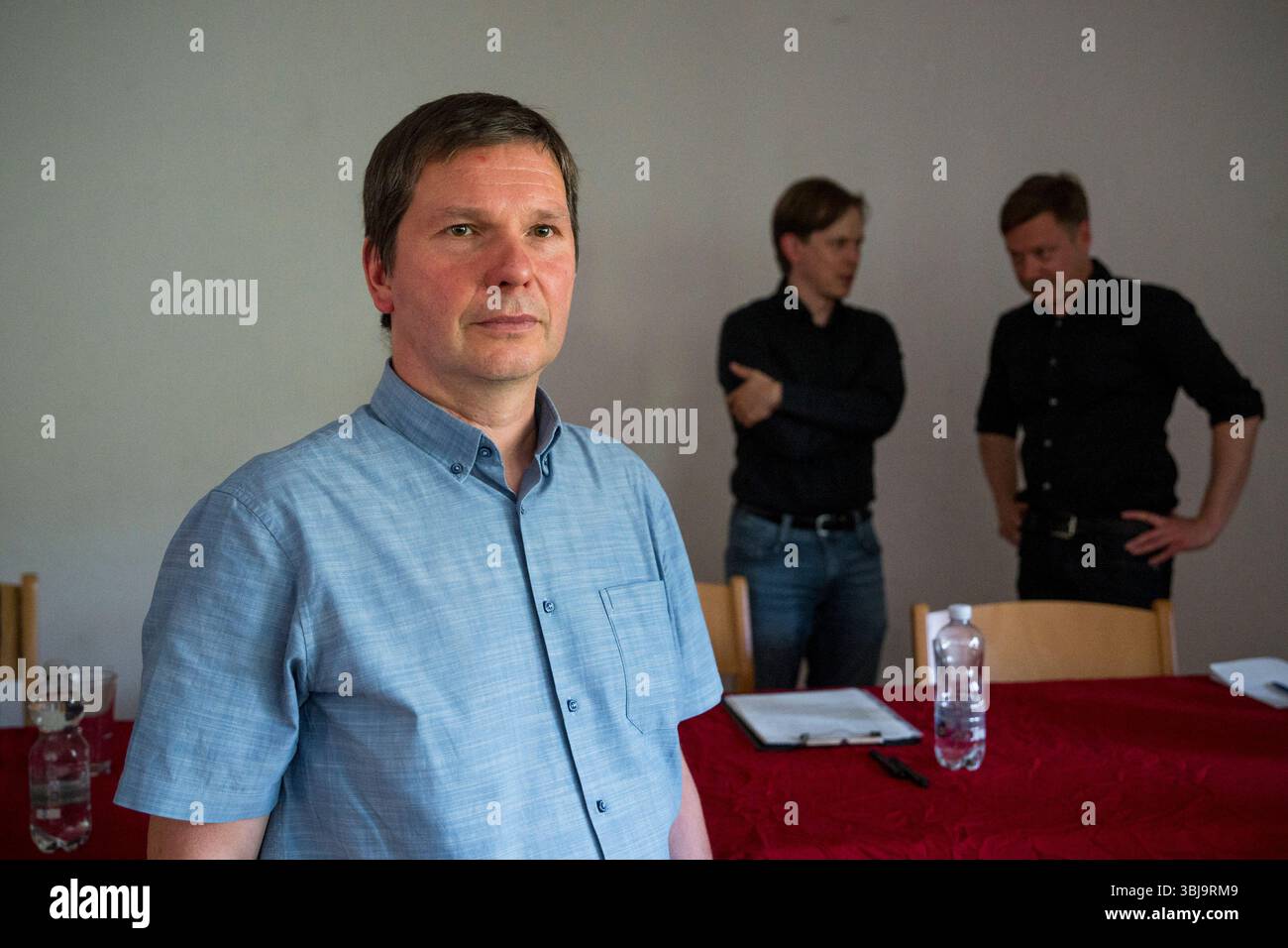 14 June 2025, Thuringia, Jena: Wolfram Jarosch, father of Maja T., who ...