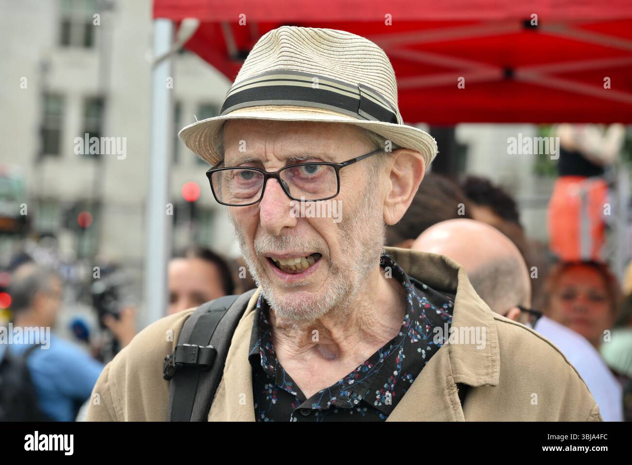 London, UK. Children's Author Michael Rosen. Stop War Don't Attack Iran ...