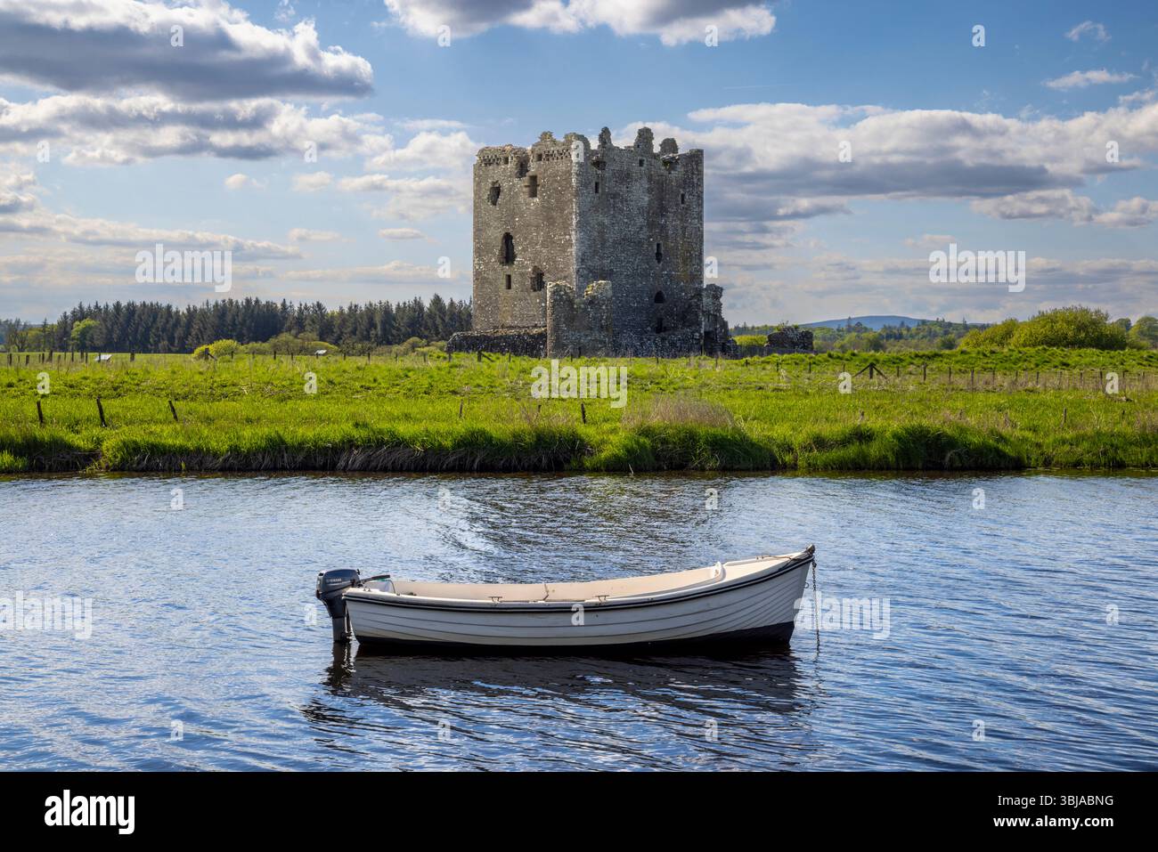 Threave Castle and the River Dee, Dumfries and Galloway, Scotland Stock Photo