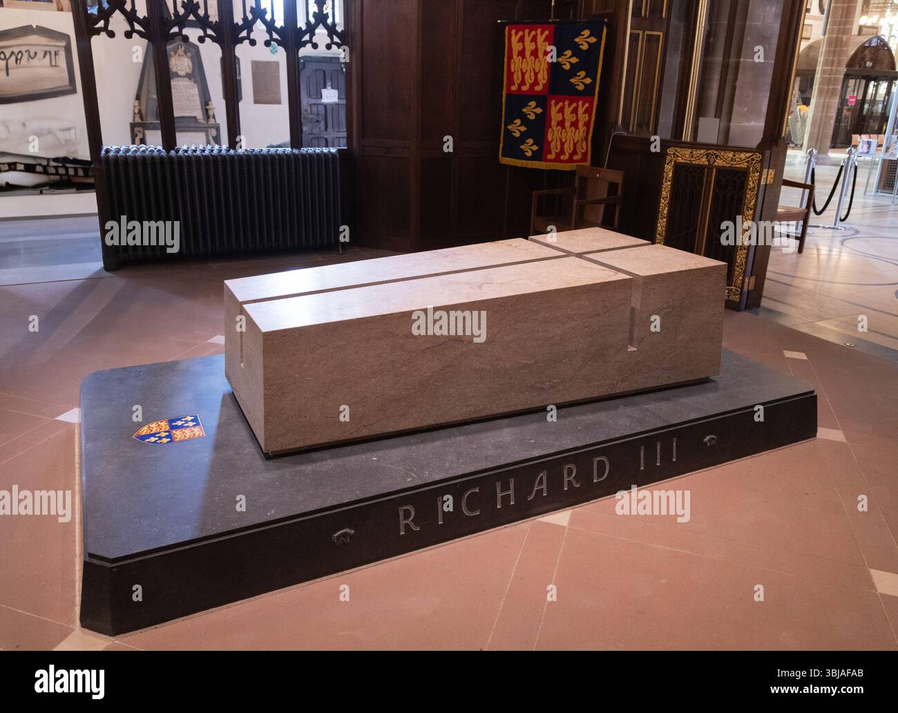 The tomb of King Richard III of England, b.1452; d.1485;  in Leicester Cathedral, after being found at Greyfriars, Leicester in 2012. Stock Photo