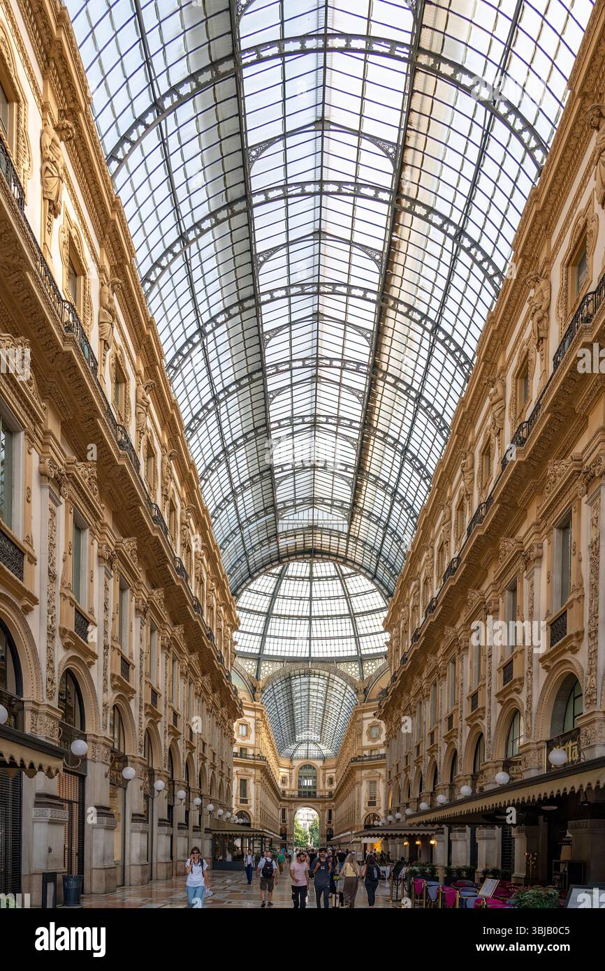 Galleria vittorio emanuele ii hi-res stock photography and images - Alamy