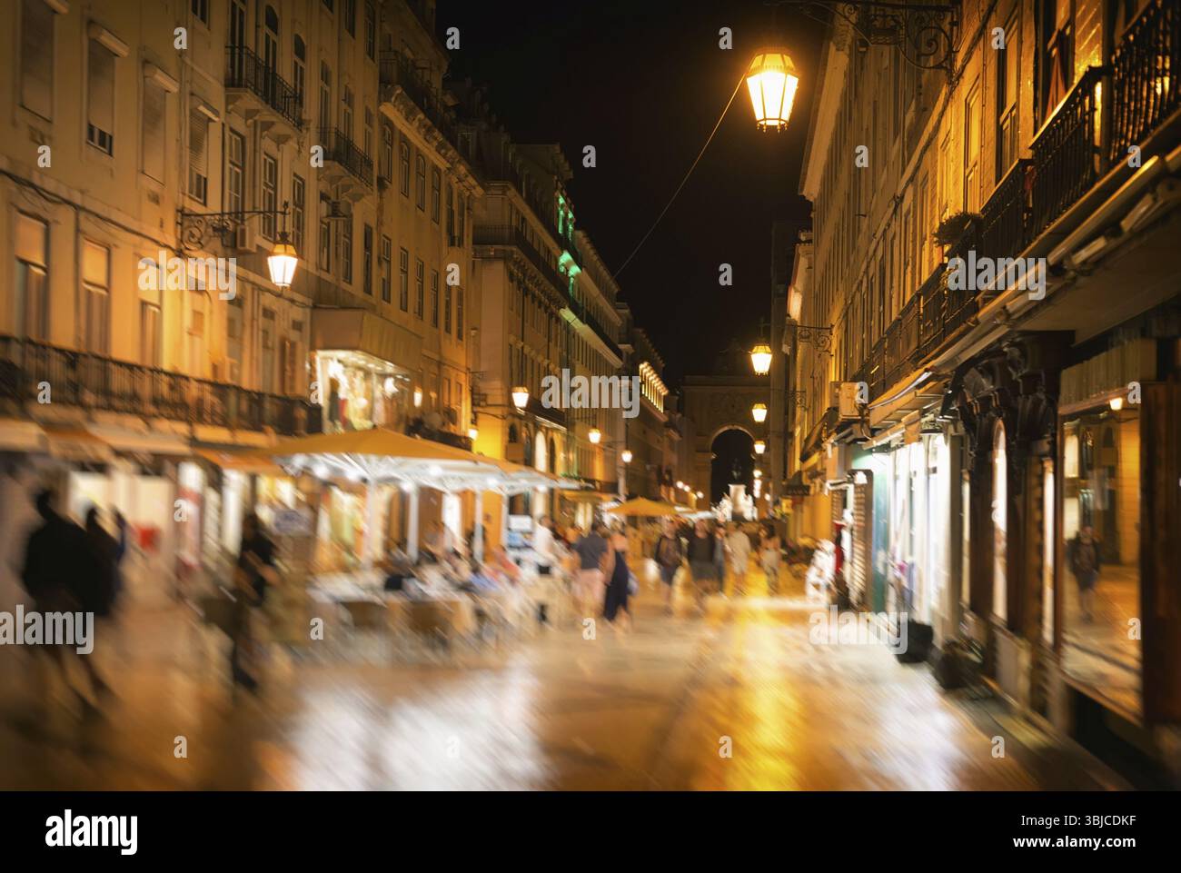 night-street-at-lisbon-rua-dos-sapateiros-stock-photo-alamy