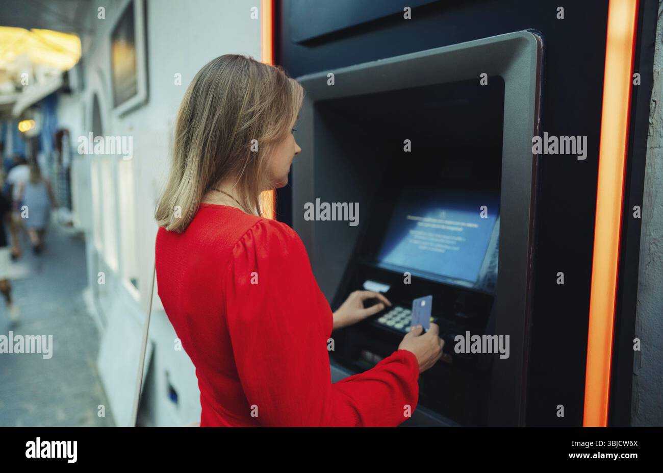 Atm cash hi-res stock photography and images - Page 42 - Alamy