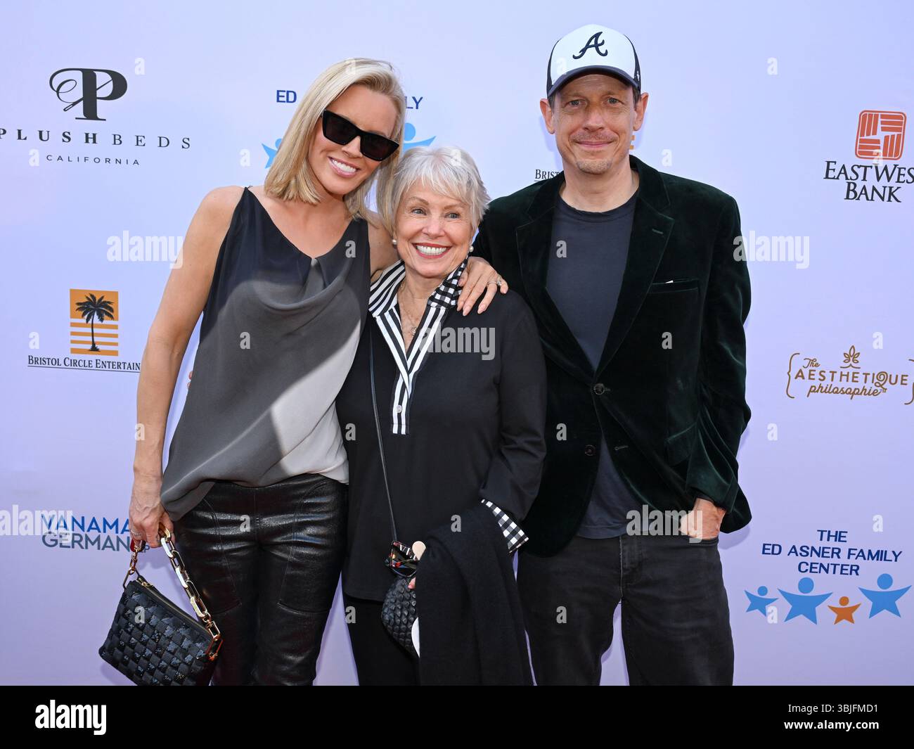 Joyce bulifant hi-res stock photography and images - Alamy, image size:1300x1065