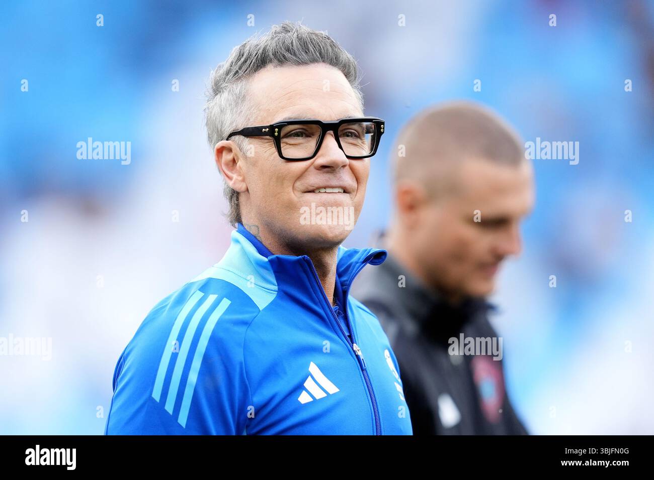 Robbie Williams Soccer Aid A Late World XI Surge