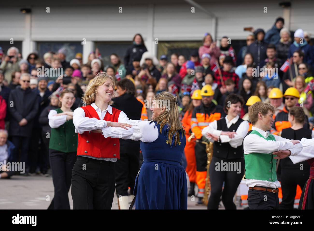 Longyearbyen 20250616. Polarleik entertains with folk dancing in the ...