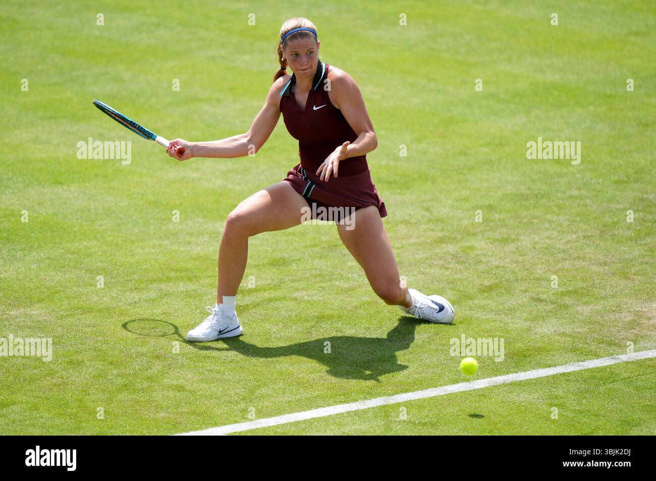 hannah-klugman-during-her-match-against-yulia-putintseva-on-day-one-of