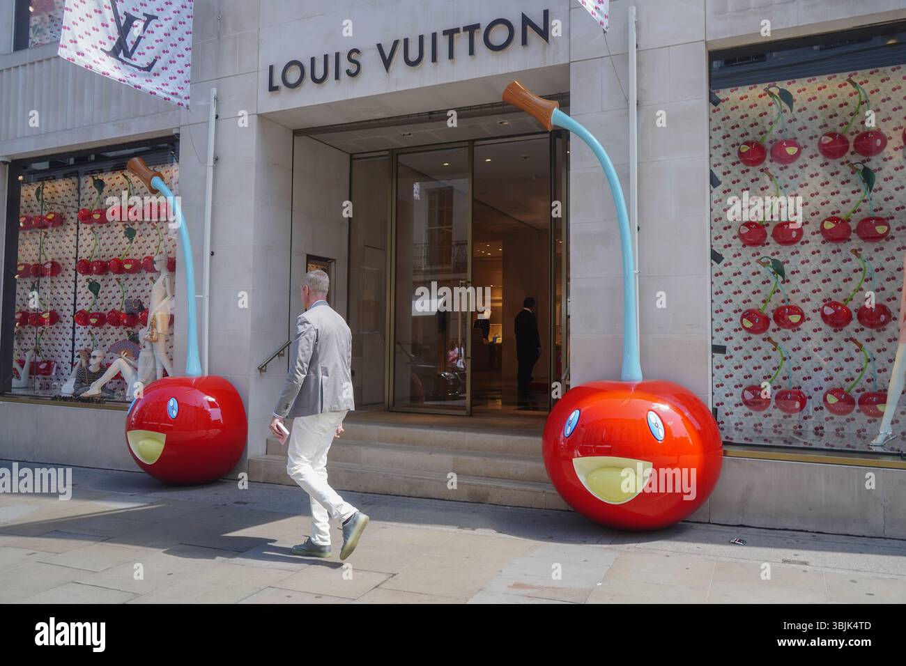 Louis Vuitton collaboration with Takashi Murakami pop up event