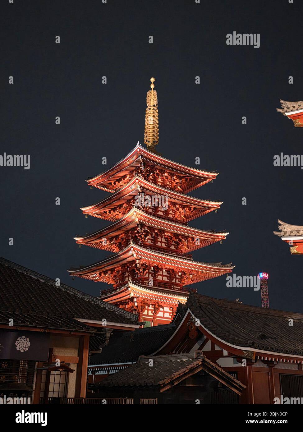 Glowing structure in the dark - Smartphone Captured Stock Image