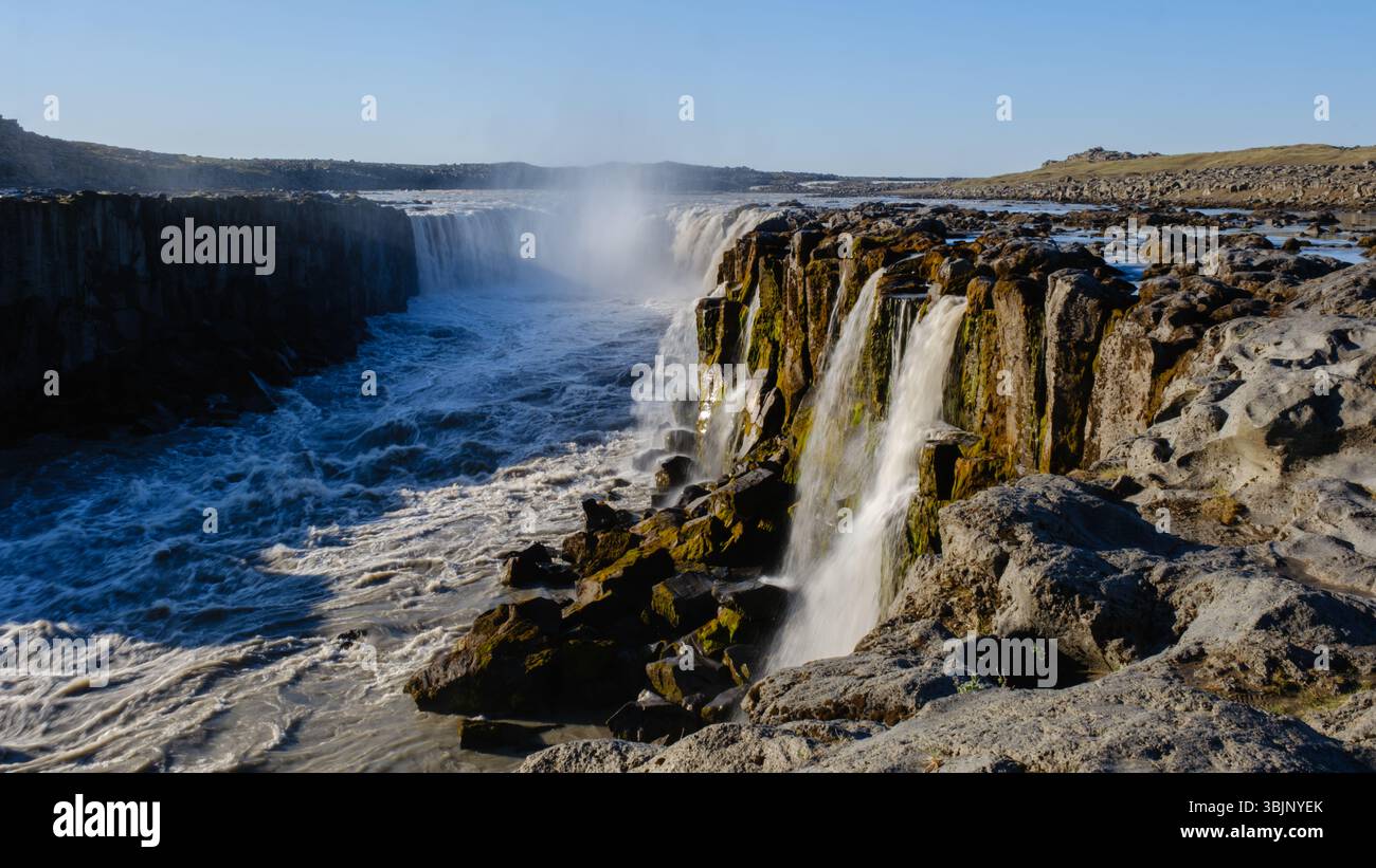 White Cliffs Water Rushing Powerful waterfall flows dramatically hi-res stock photography and ...