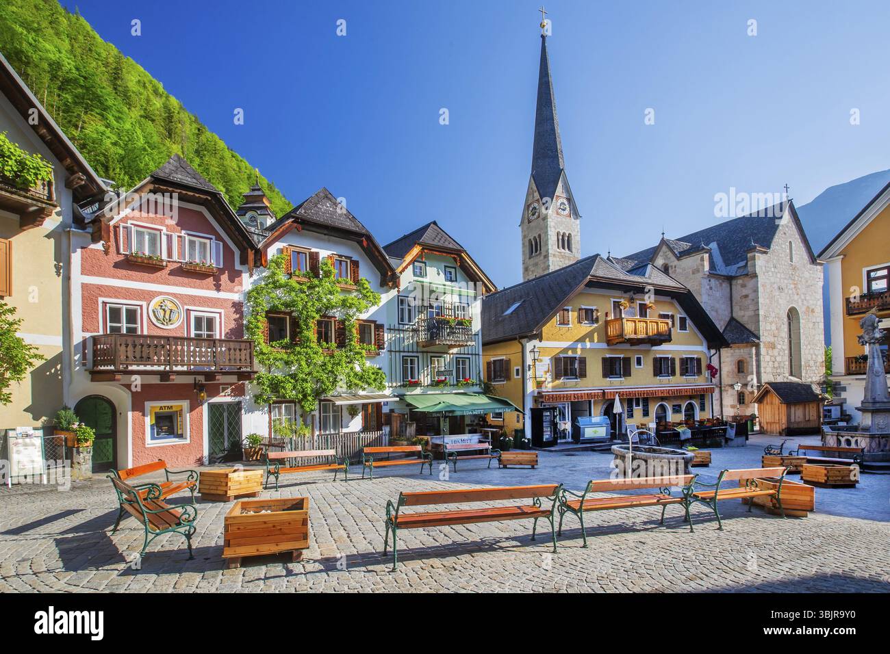 Market square in the town centre, Hallstatt, Lake Hallstatt, UNESCO World Heritage Site, Salzkammergut, Upper Austria, Austria, Europe Stock Photo