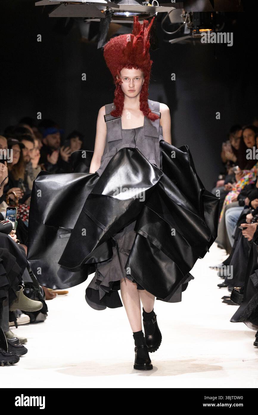 COMME des GARCONS パリコレクション　インビテーション招待状 Comme des garcons hi-res stock photography and images - Alamy
