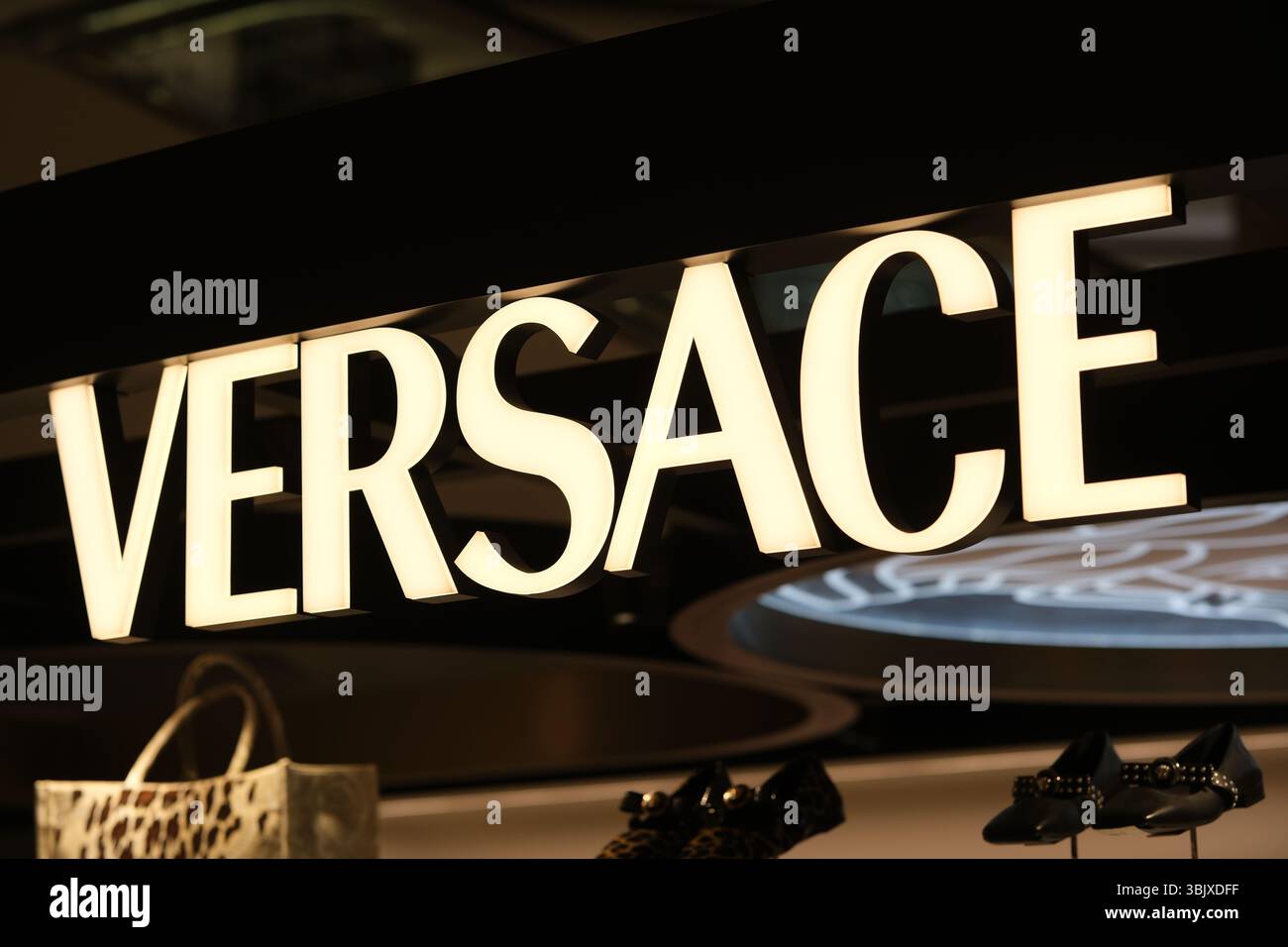 Versace sign hi-res stock photography and images - Alamy