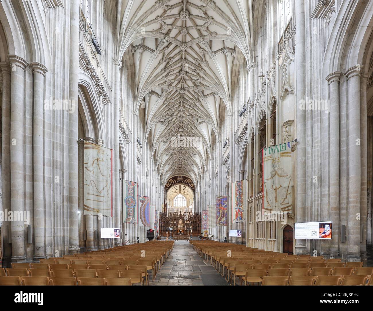 winchester-cathedral-interior-stock-photo-alamy