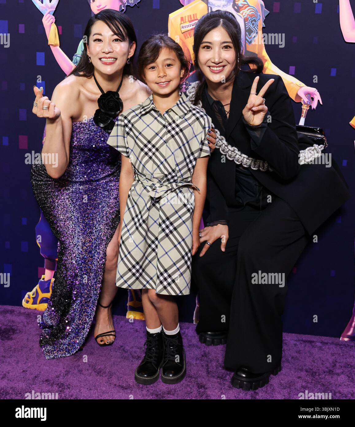 HOLLYWOOD LOS ANGELES CALIFORNIA USA JUNE 16 American Actress Hollywood Los Angeles California Usa June 16 American Actress Singer And Model Arden Cho Rumi Oak Sechrist And South Korean Singer Ejae Kim Eun Jae Arrive At The Los Angeles Special Screening Of Netflixs Kpop Demon Hunters Held At The Netflix Tudum Theater On June 16 2025 In Hollywood Los Angeles California United States Photo By Xavier Collinimage Press Agency 3BJXN1D