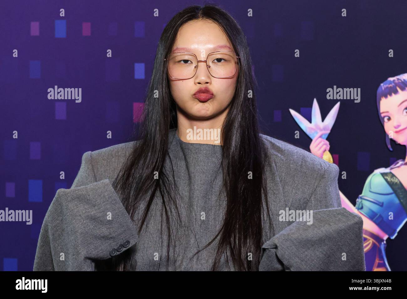 HOLLYWOOD, LOS ANGELES, CALIFORNIA, USA - JUNE 16: American R&B singer ...