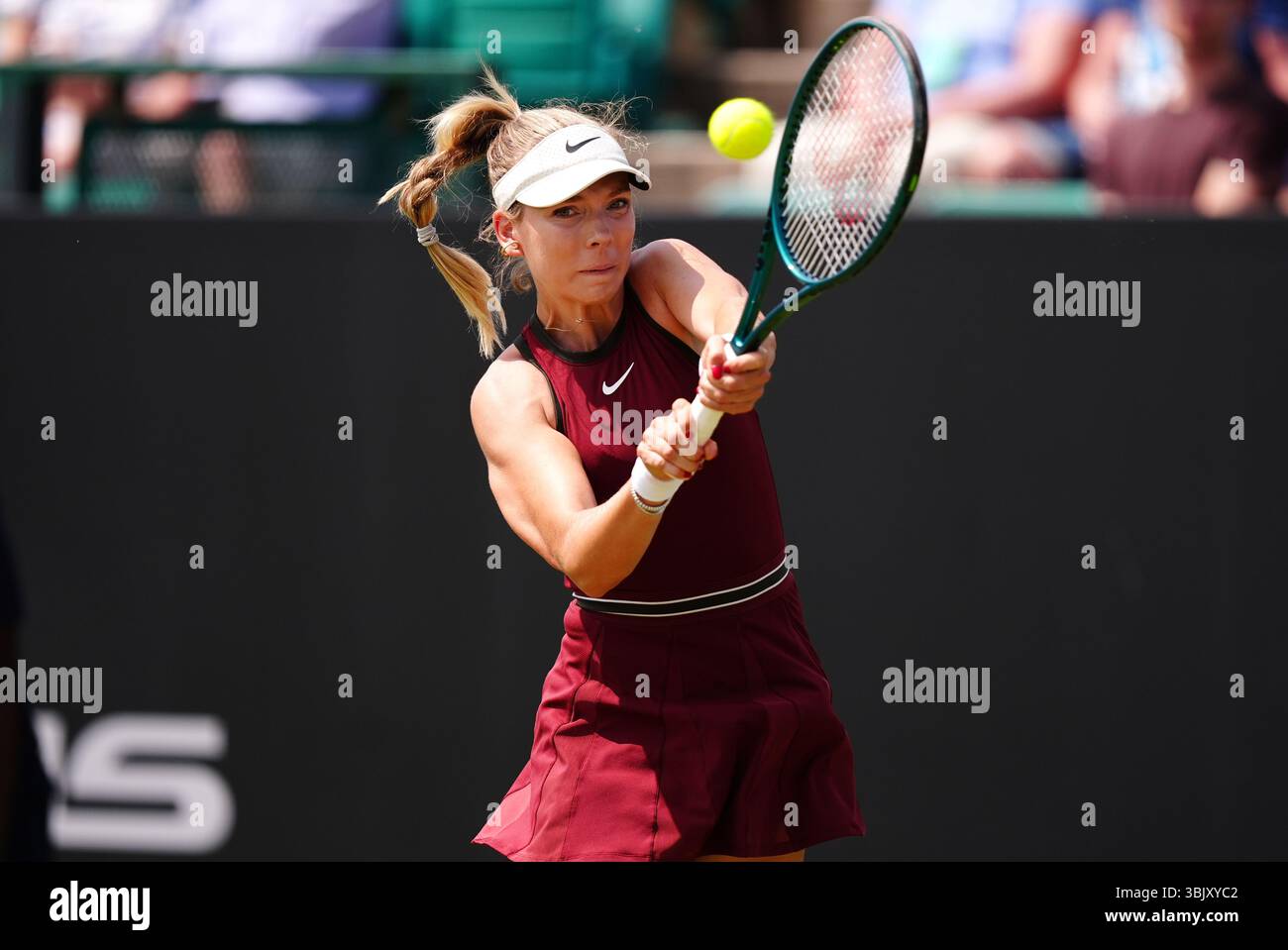 katie-boulter-in-action-against-lulu-sun-on-day-two-of-the-lexus