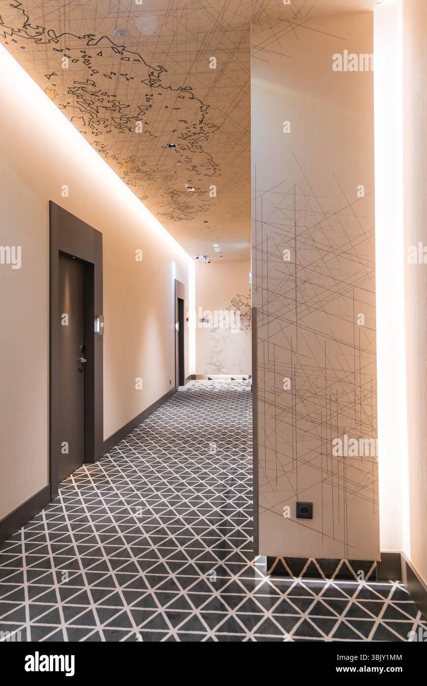 Geometric ceiling panels linear hi-res stock photography and images - Alamy