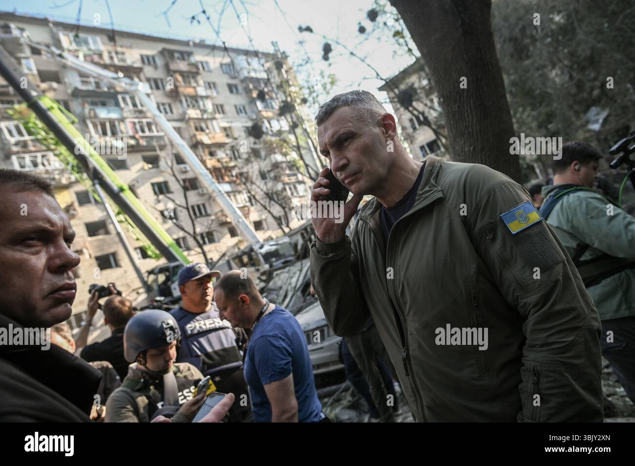 Contrasting Peace Terms: Kyiv vs. Moscow Contrasting Peace Terms: Kyiv vs. Moscow
