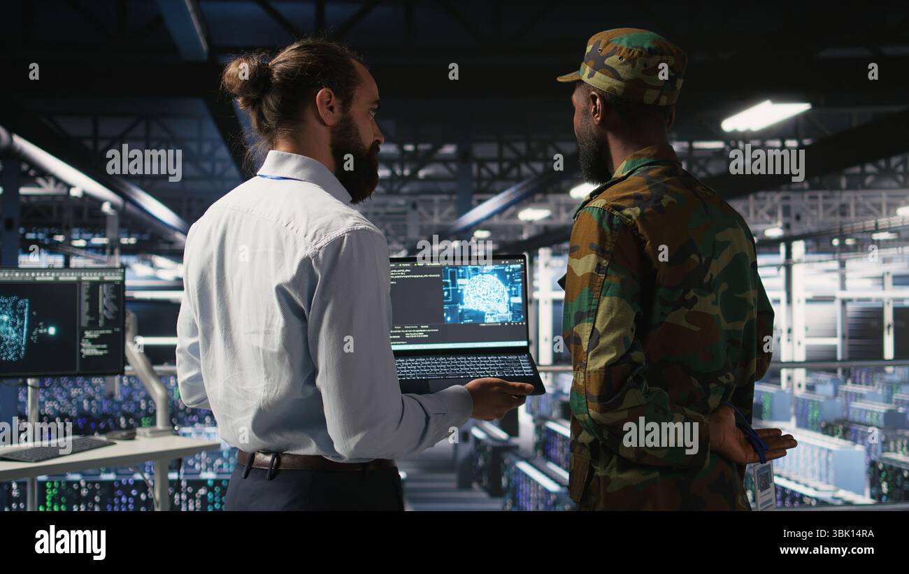 Military technicians in data center hi-res stock photography and images ...