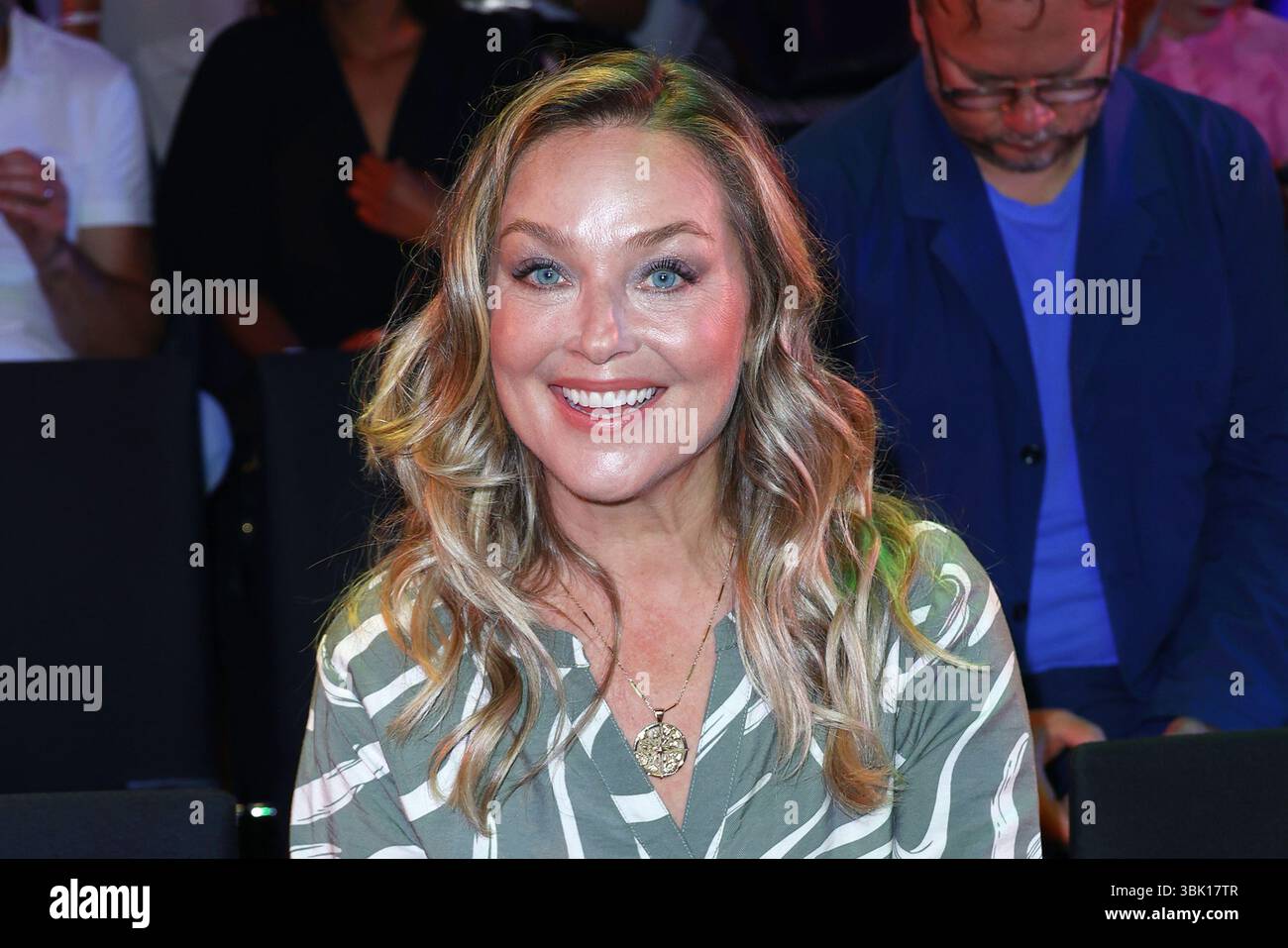 Elisabeth Roehm bei der Ernstings Family Celebrate Diversity Fashion ...