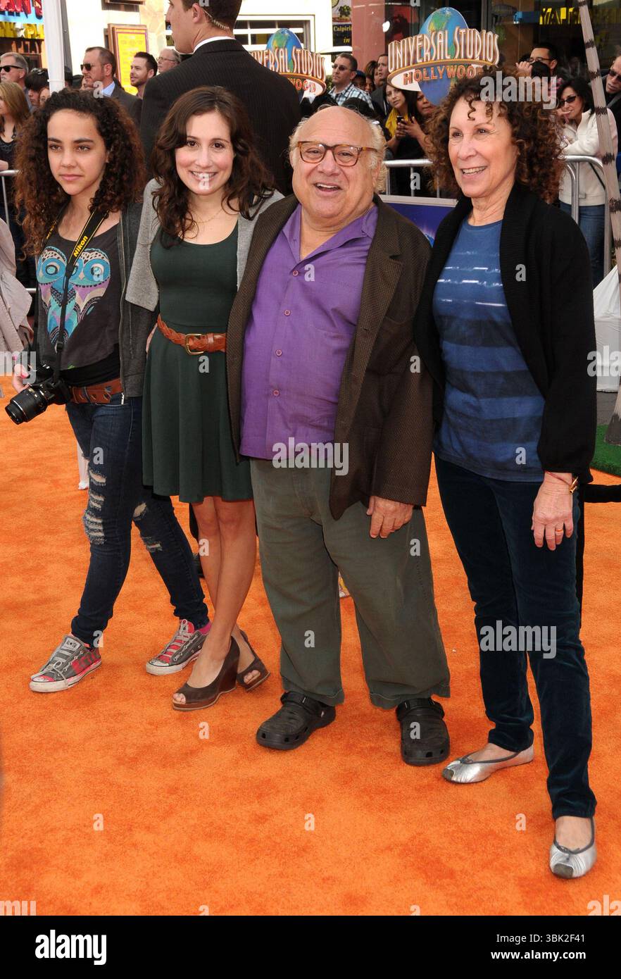 Danny DeVito and Rhea Perlman with their daughter Lucy DeVito at the ...