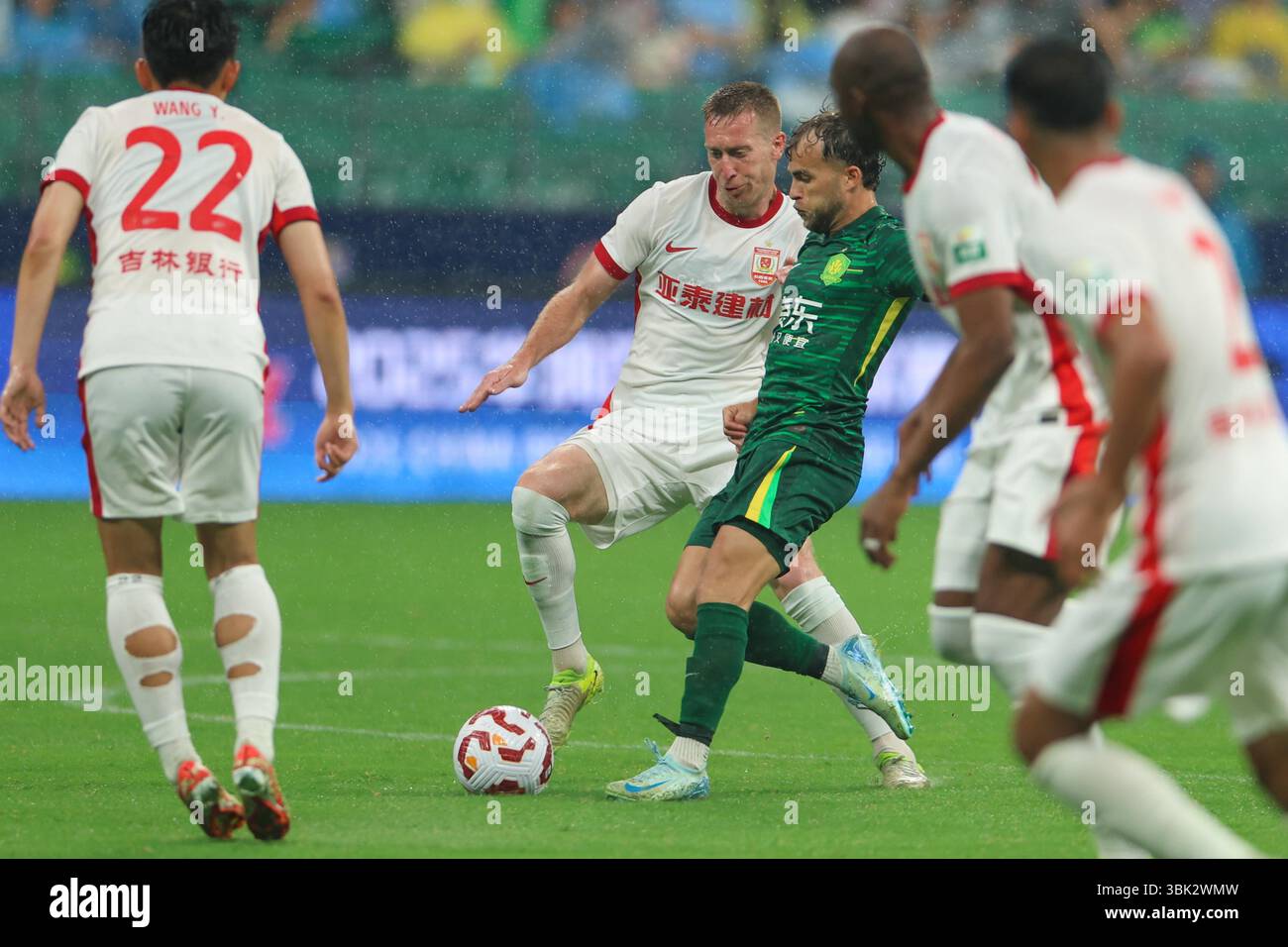 Beijing Guoan Football Club defeated Changchun Yatai Football Club with ...