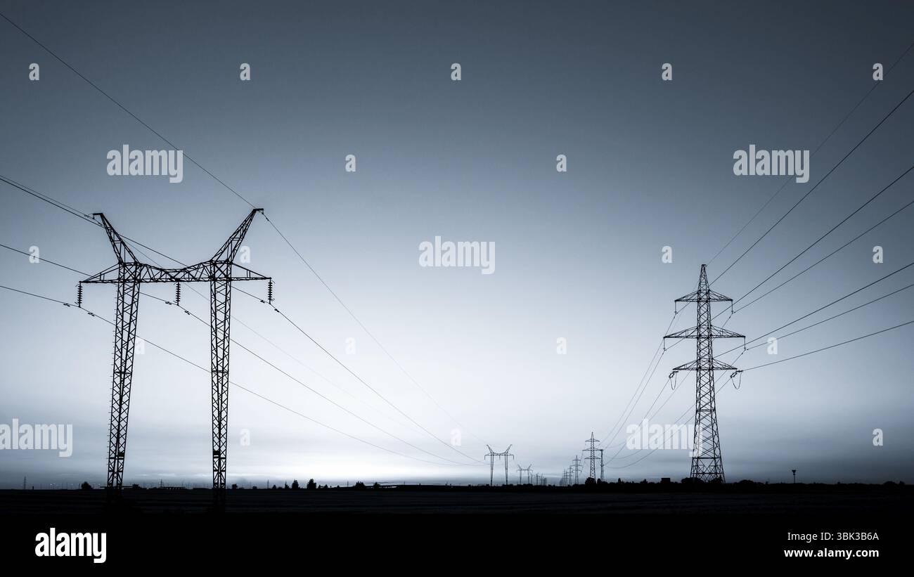 Horizon towers hi-res stock photography and images - Alamy