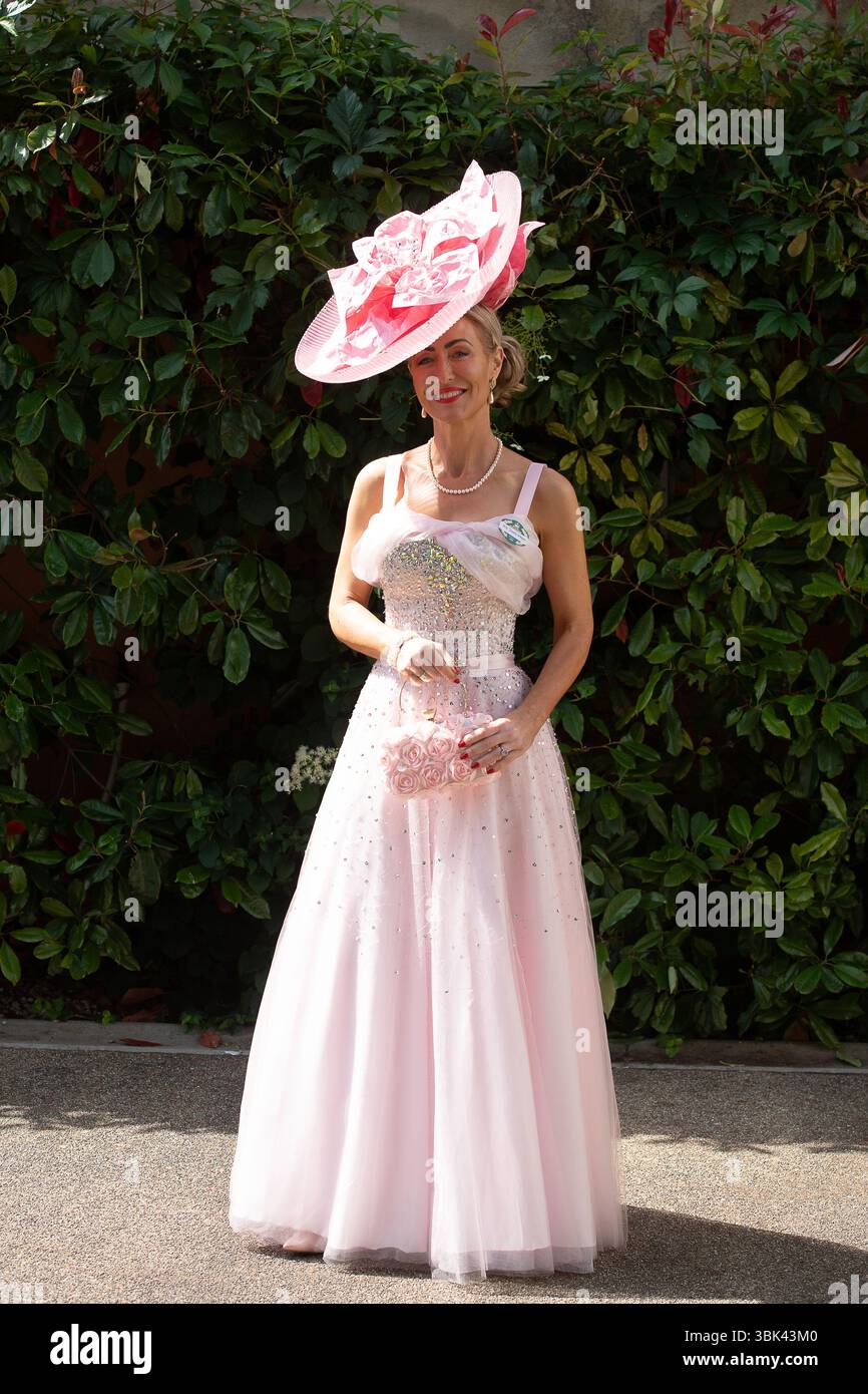 pink race dresses Race Day Dresses  Colour_Pink  AX Paris