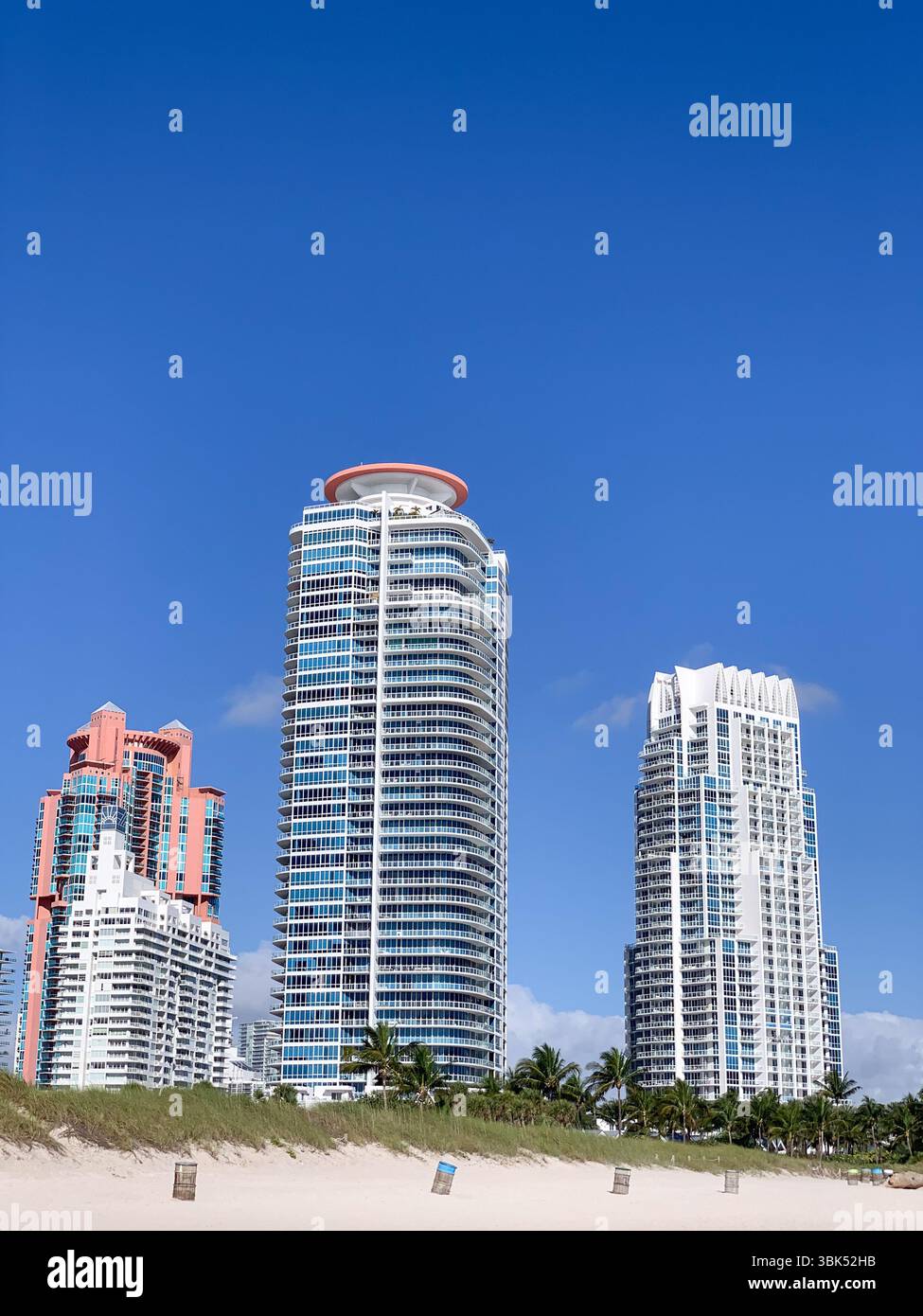 Image showcasing Buildings on beach captured hi-res stock photography and images - Alamy