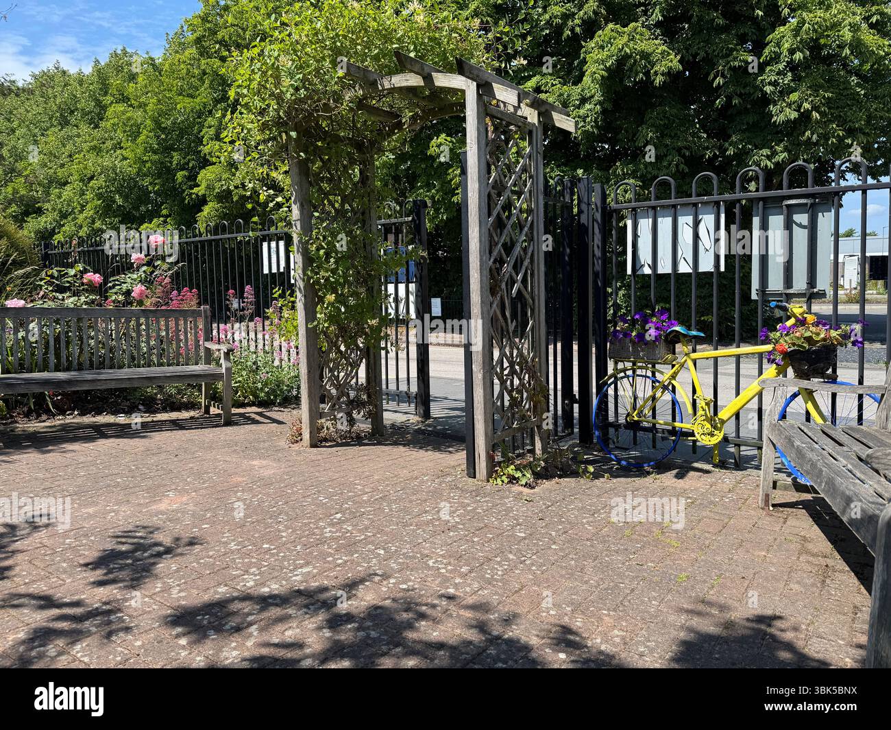 Uttoxeter Railway Station Fairtrade Garden. Winner of a Gold Level award in the 'It's Your Station' category of Community Rail Awards - Smartphone Captured Stock Image