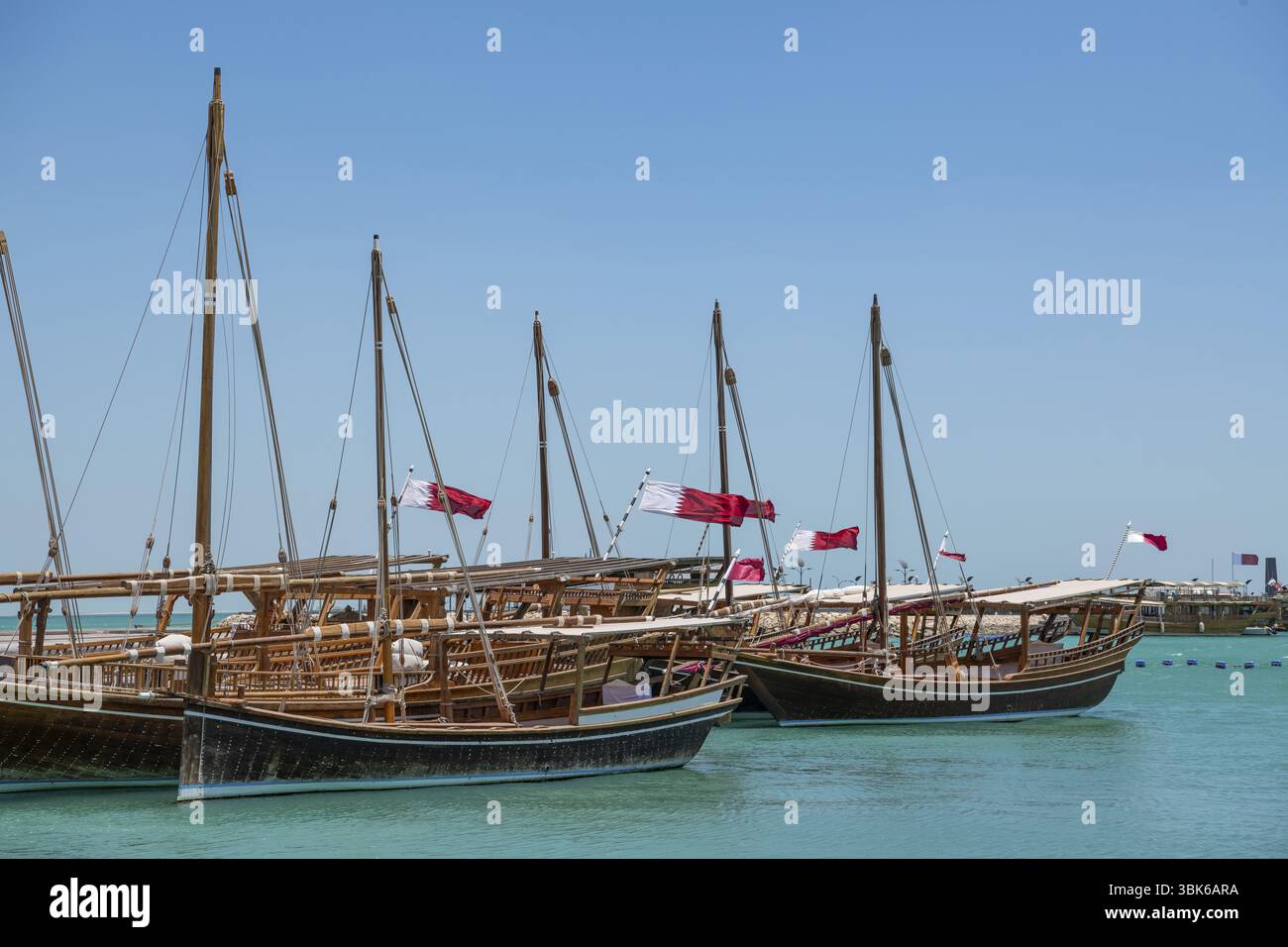 Qatar rowing boat hi-res stock photography and images - Alamy