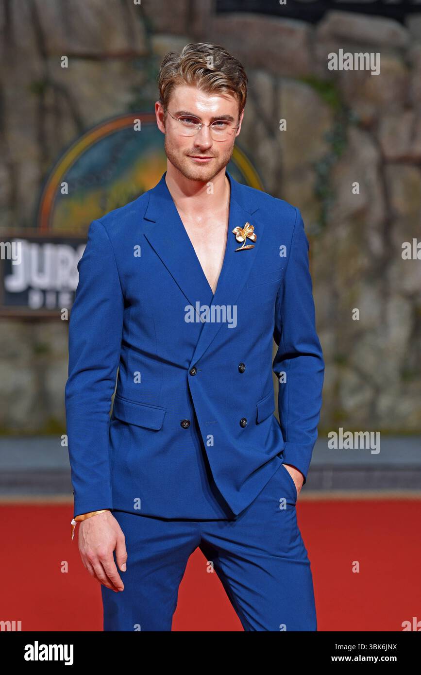 Linus Weber bei der Deutschlandpremiere von JURASSIC WORLD: REBIRTH DIE ...