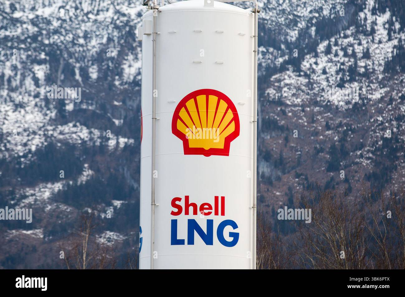 Lng assets hi-res stock photography and images - Alamy